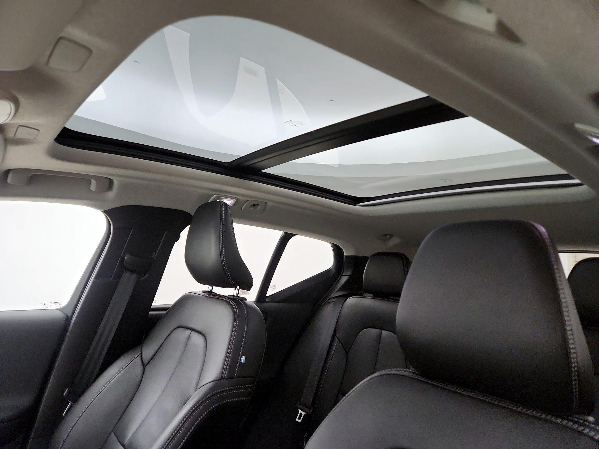 Thumbnail: 2025 Volvo XC40 - 19