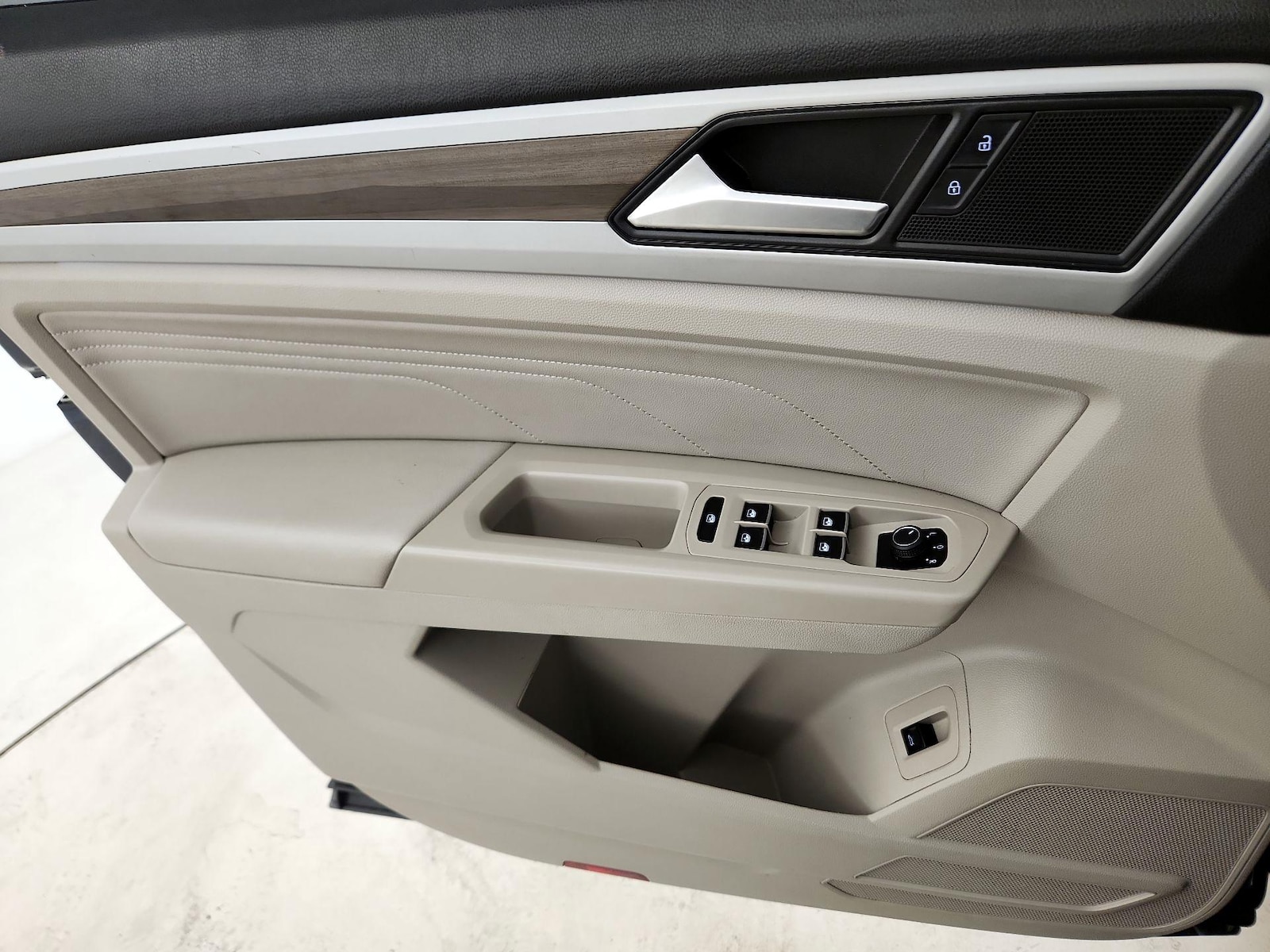 2022 Volkswagen Atlas SEL - Photo 13