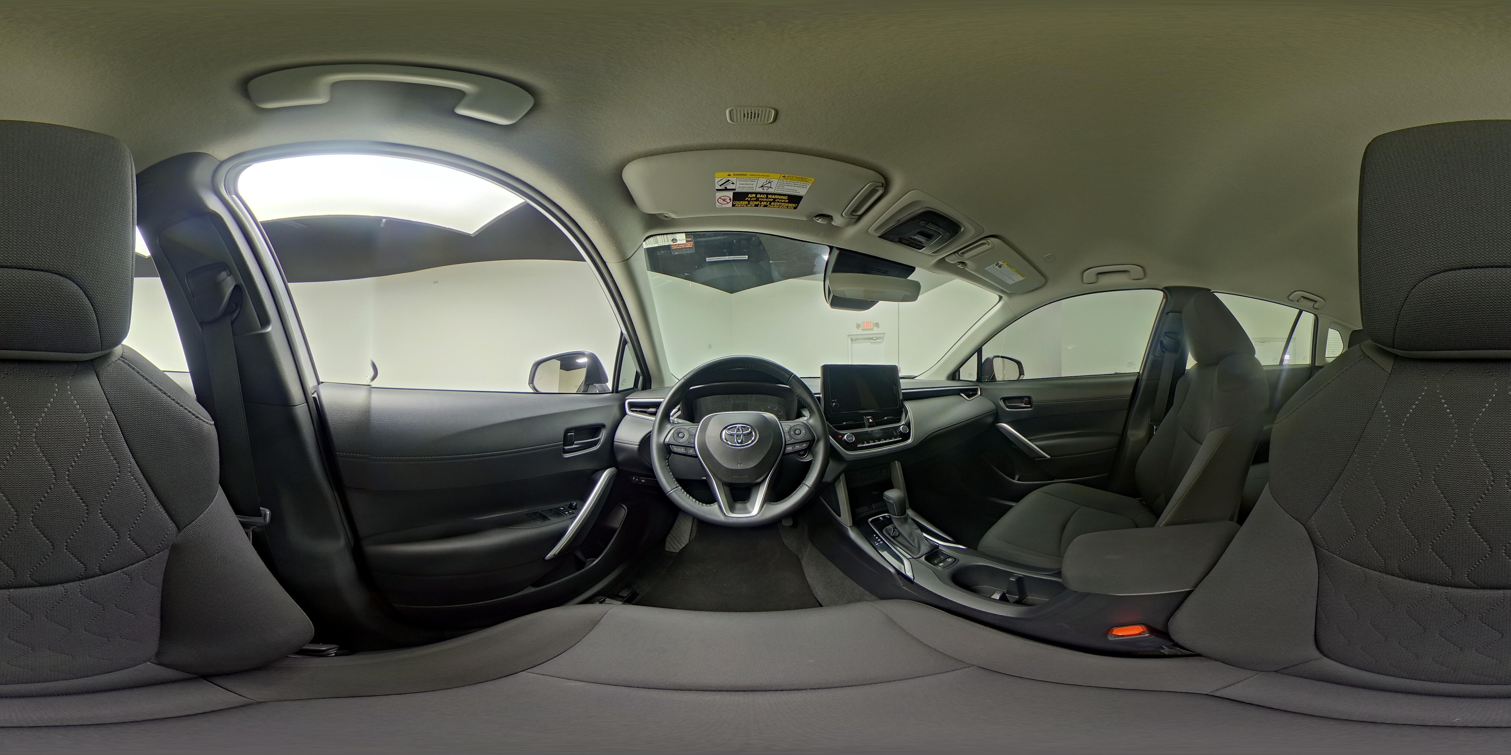 2024 Toyota Corolla Cross LE - Photo 26