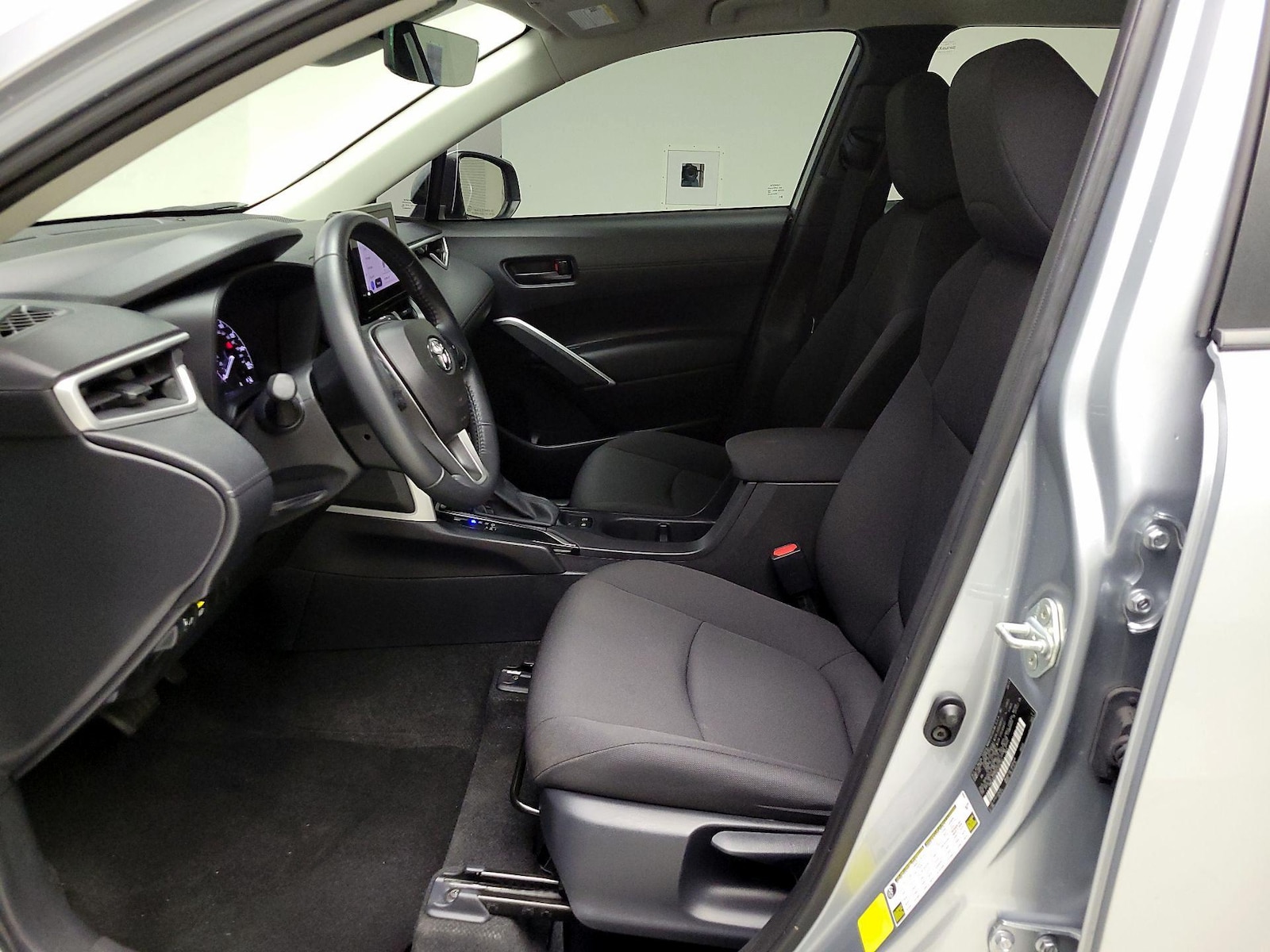 2024 Toyota Corolla Cross LE - Photo 10