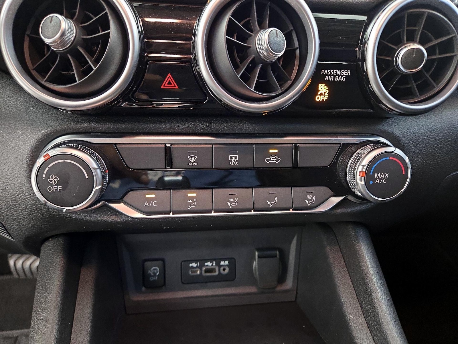 2024 Nissan Sentra SV - Photo 17