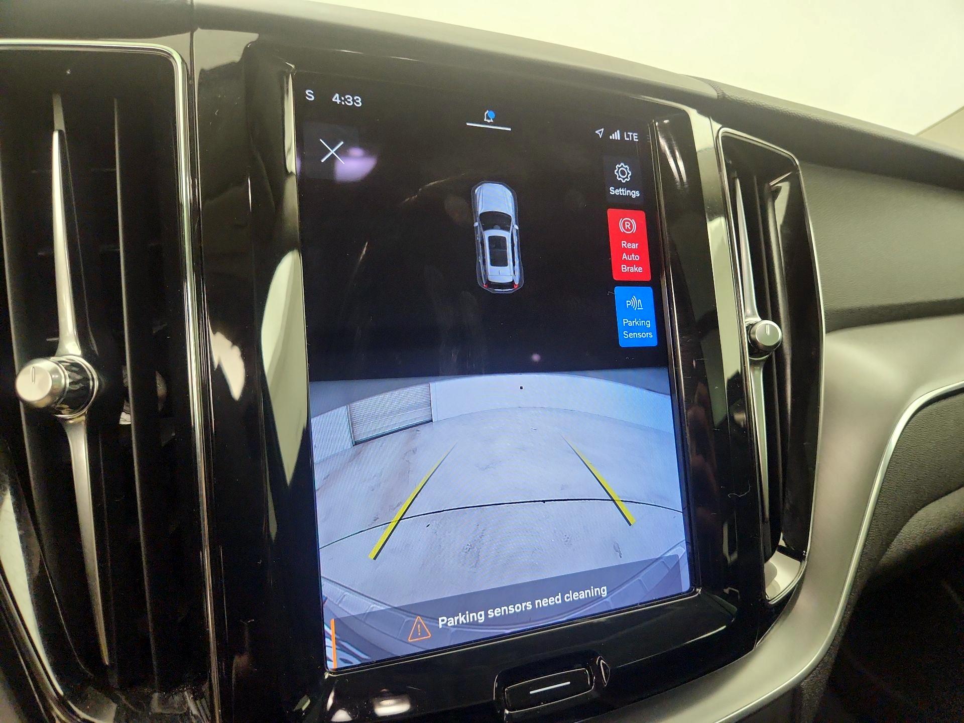 Thumbnail: 2023 Volvo XC60 - 15