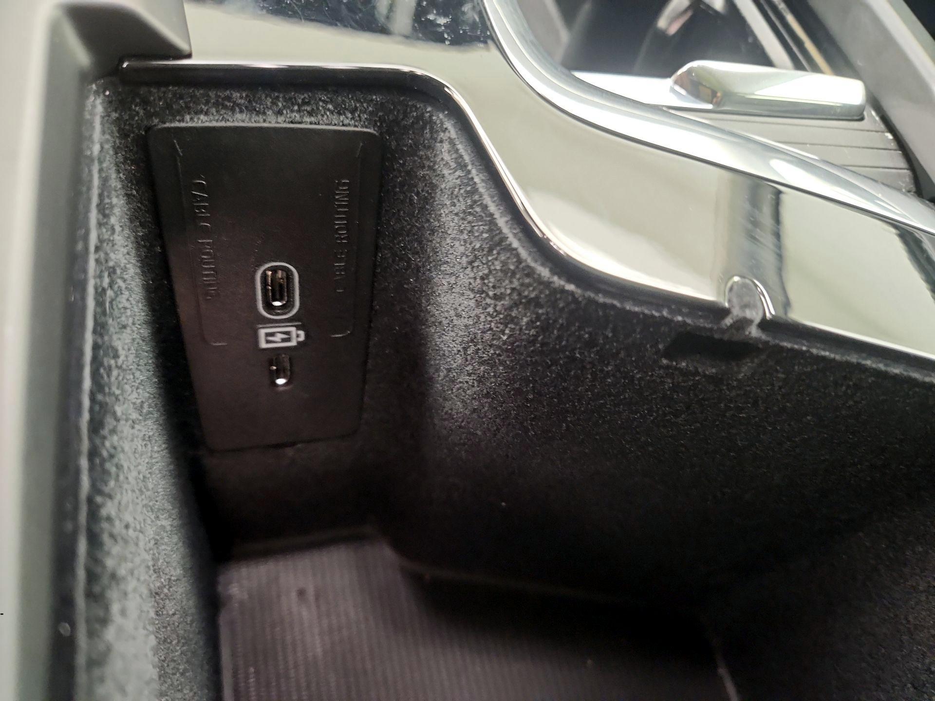 Thumbnail: 2023 Volvo XC60 - 19