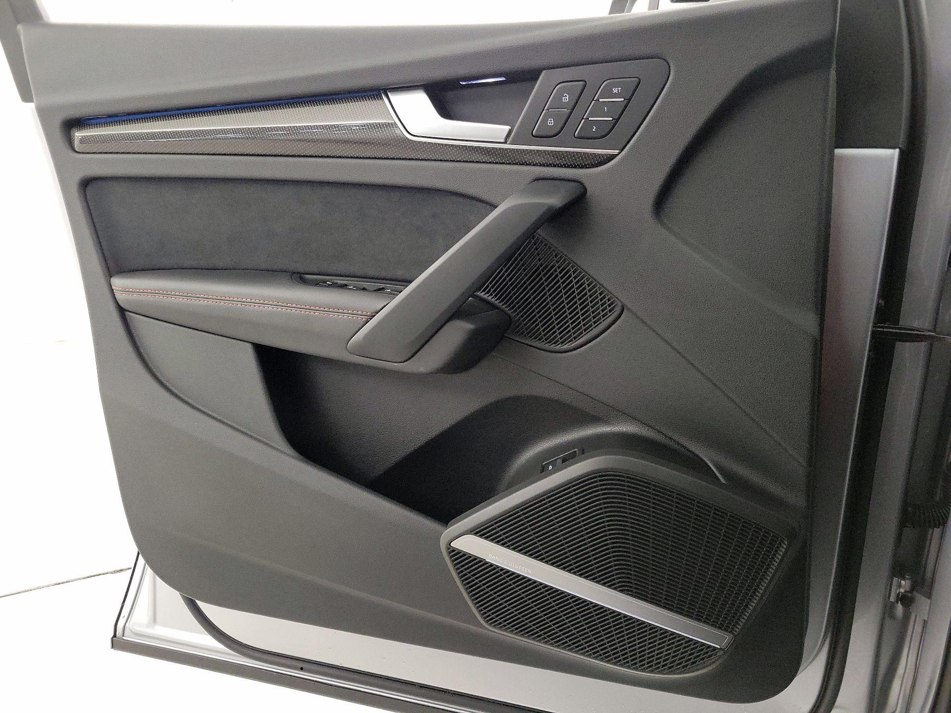 Thumbnail: 2025 Audi SQ5 - 12