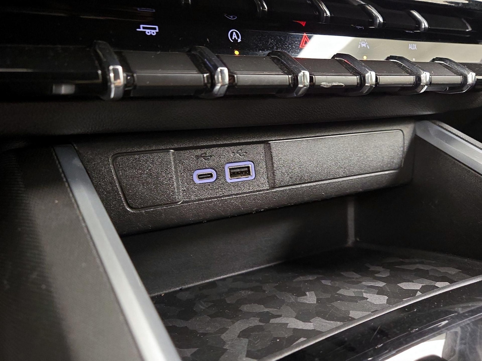 2024 Chevrolet Colorado Work Truck - Photo 19