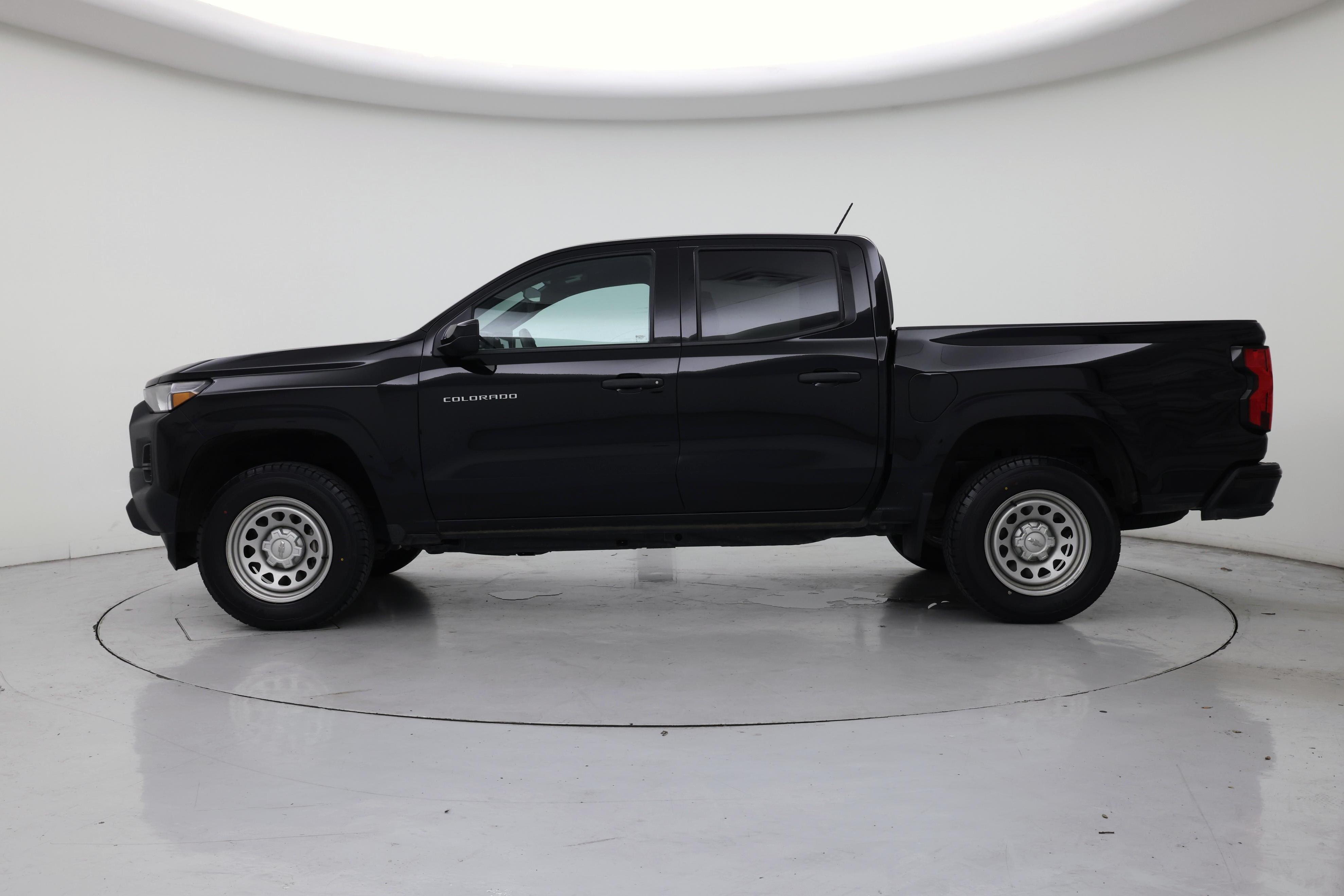 Thumbnail: 2024 Chevrolet Colorado - 3