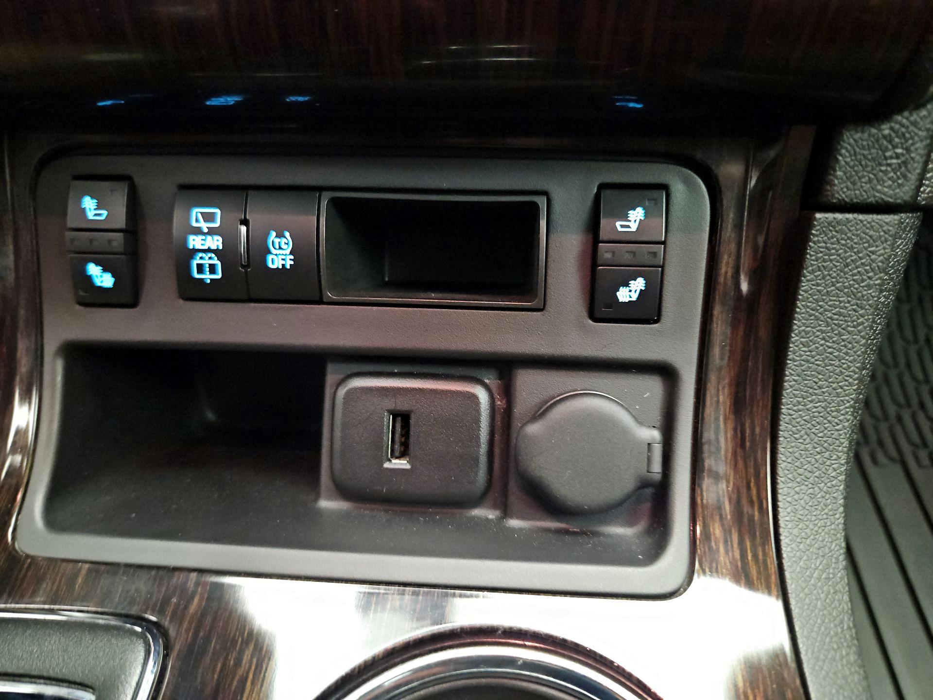 Thumbnail: 2016 Chevrolet Traverse - 18