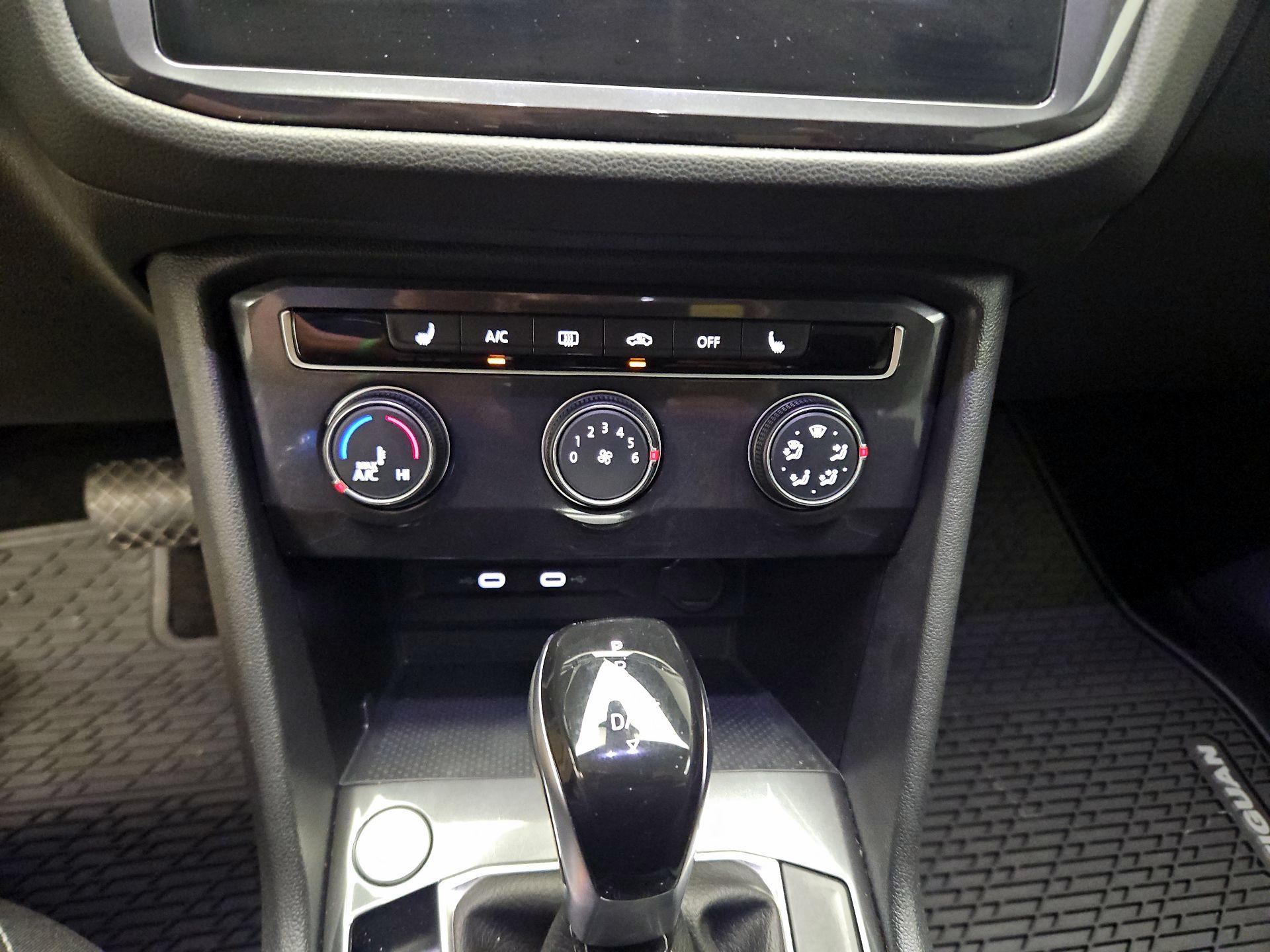 Thumbnail: 2024 Volkswagen Tiguan - 16