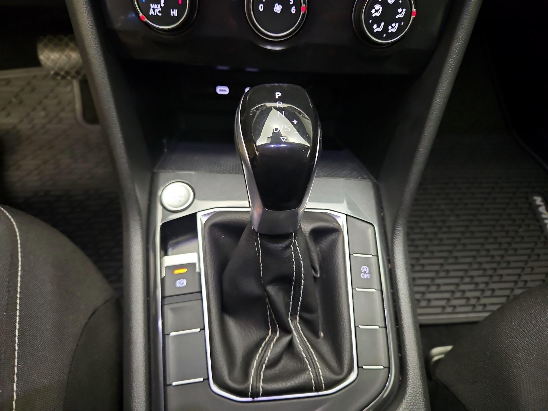 Thumbnail: 2024 Volkswagen Tiguan - 17