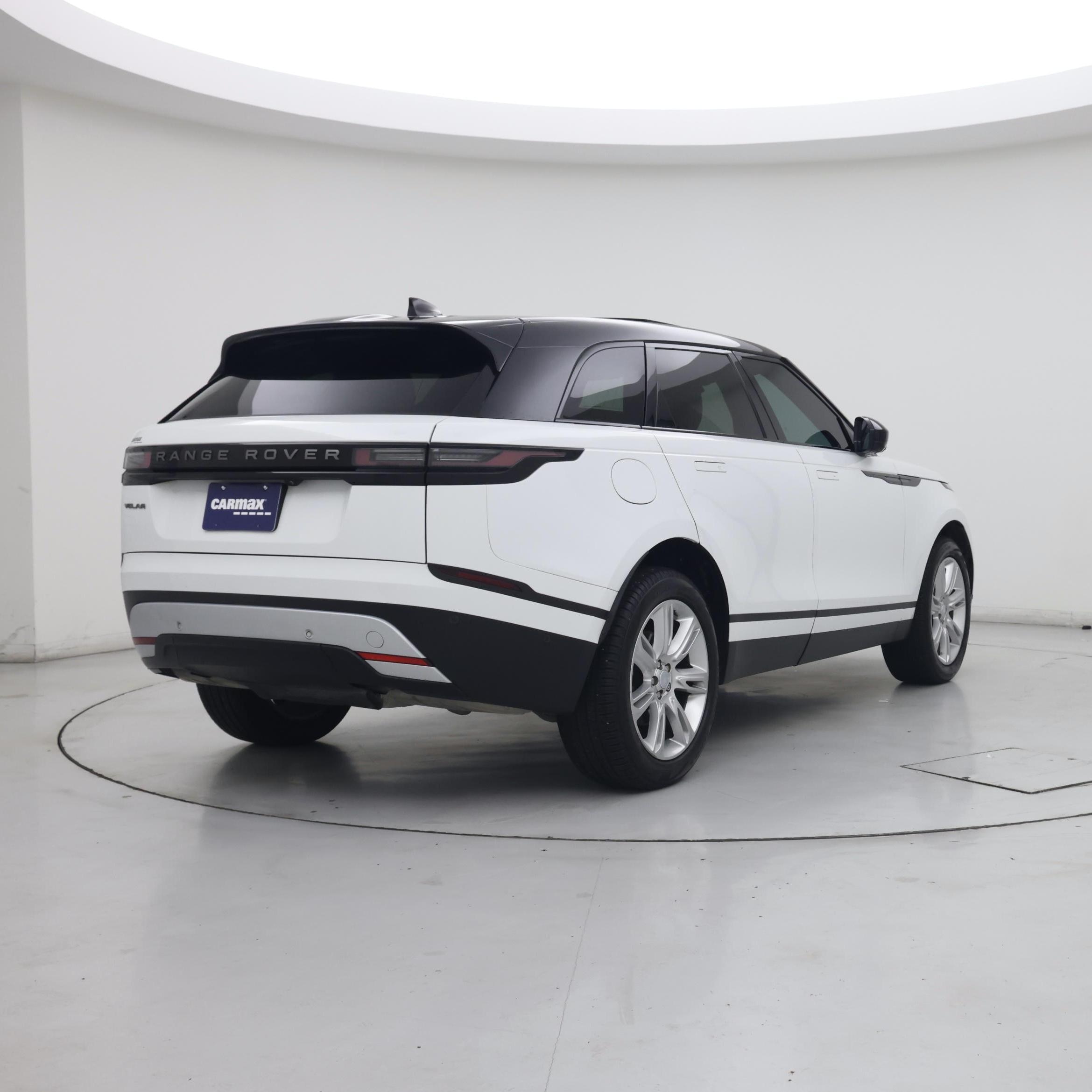 Thumbnail: 2026 Land Rover Range Rover Velar - 8