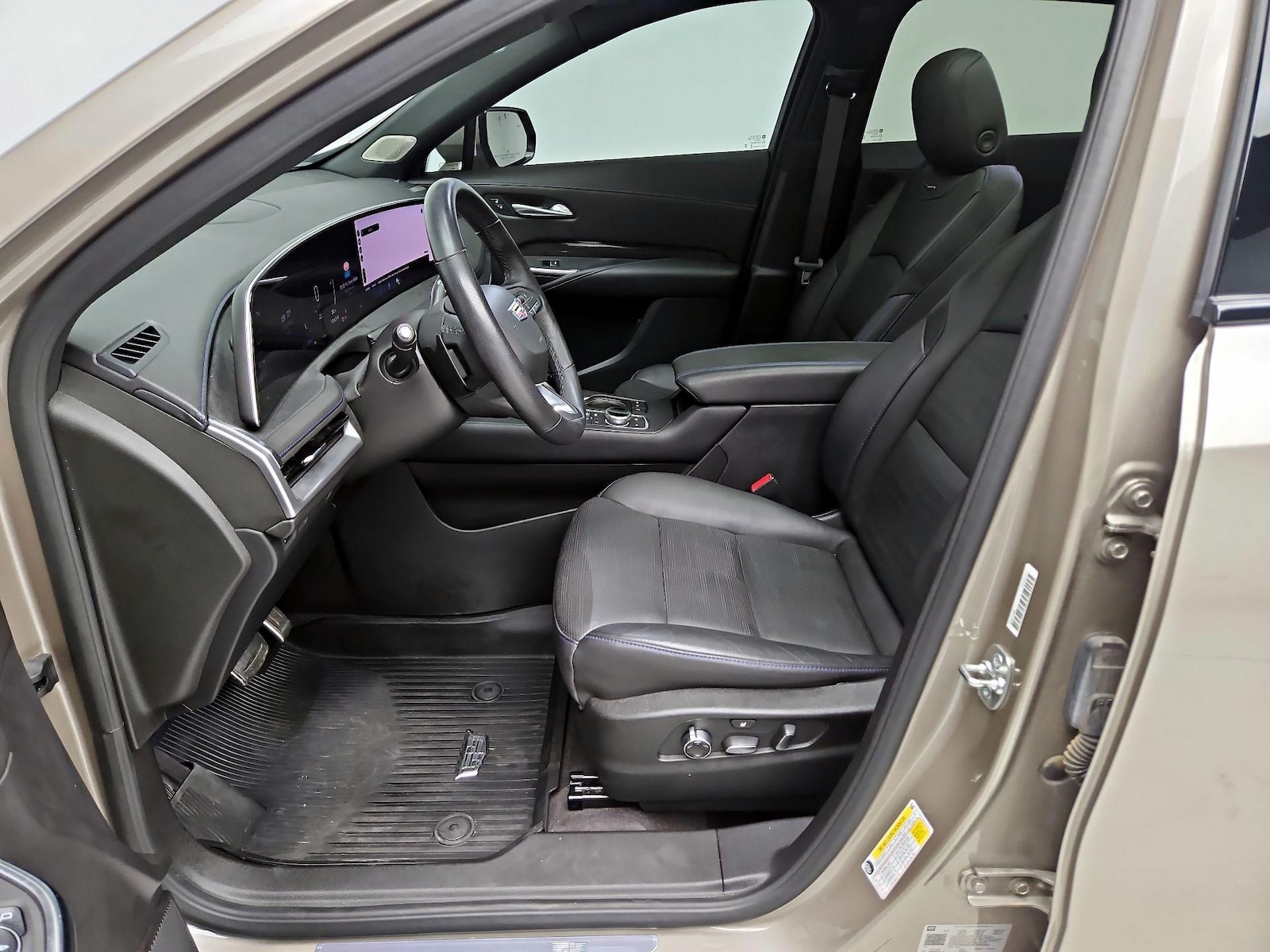 2024 Cadillac XT4 Sport - Photo 12