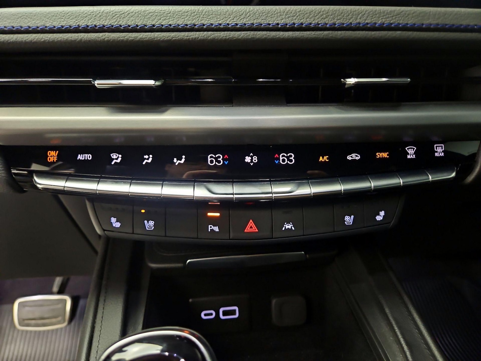 2024 Cadillac XT4 Sport - Photo 16