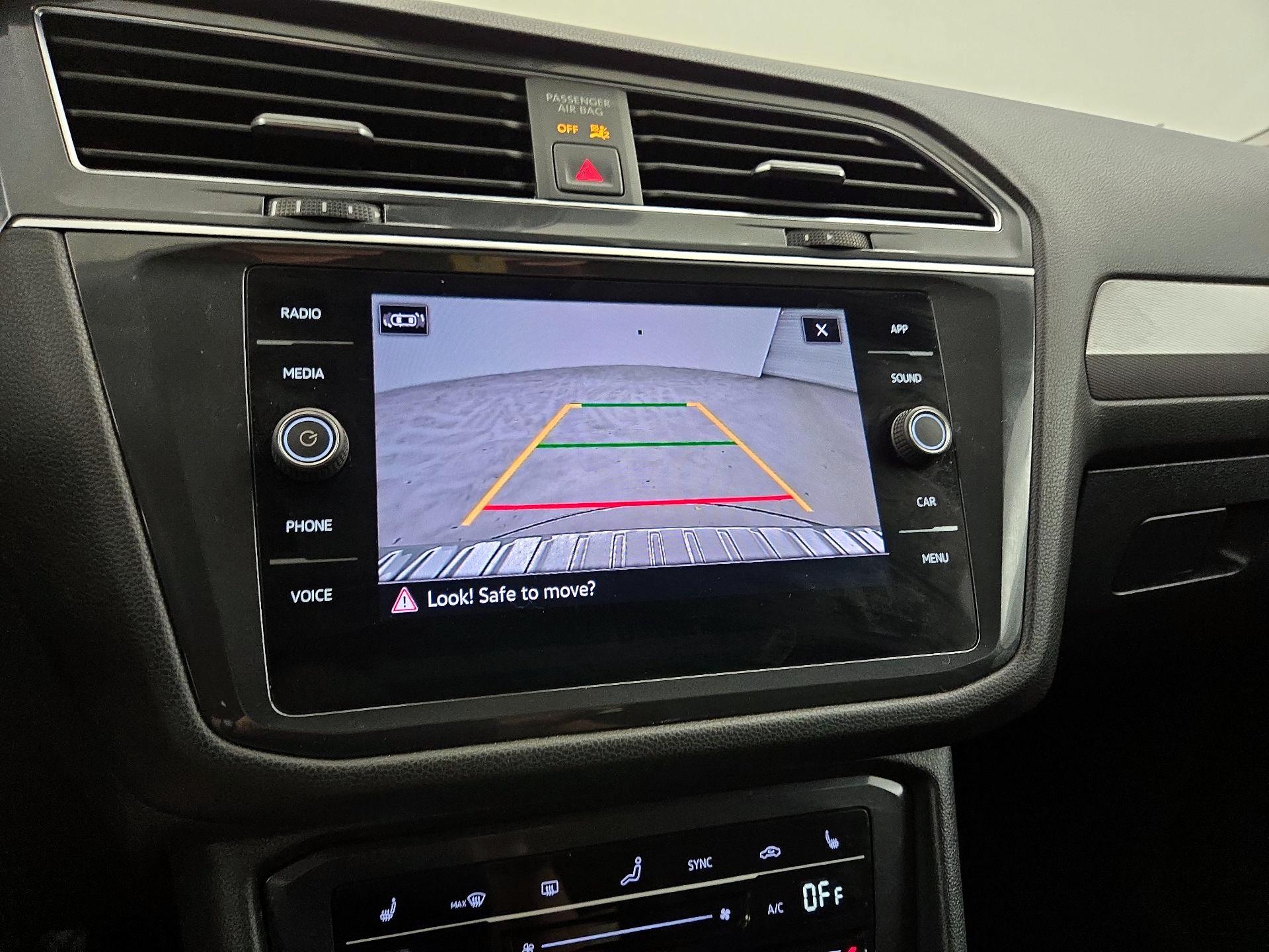 Thumbnail: 2023 Volkswagen Tiguan - 14