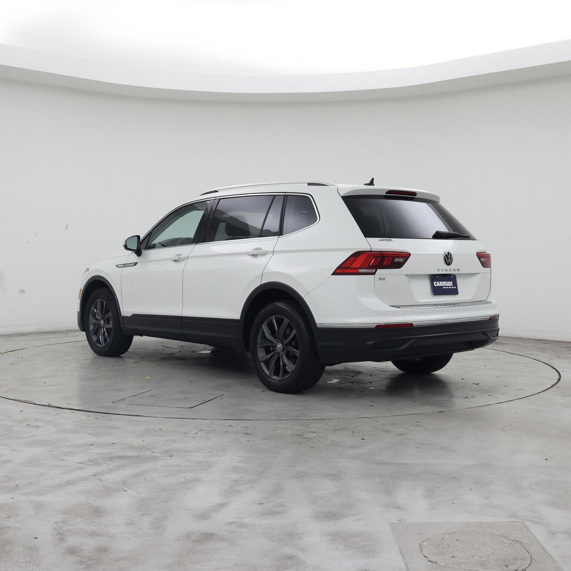 Thumbnail: 2023 Volkswagen Tiguan - 2