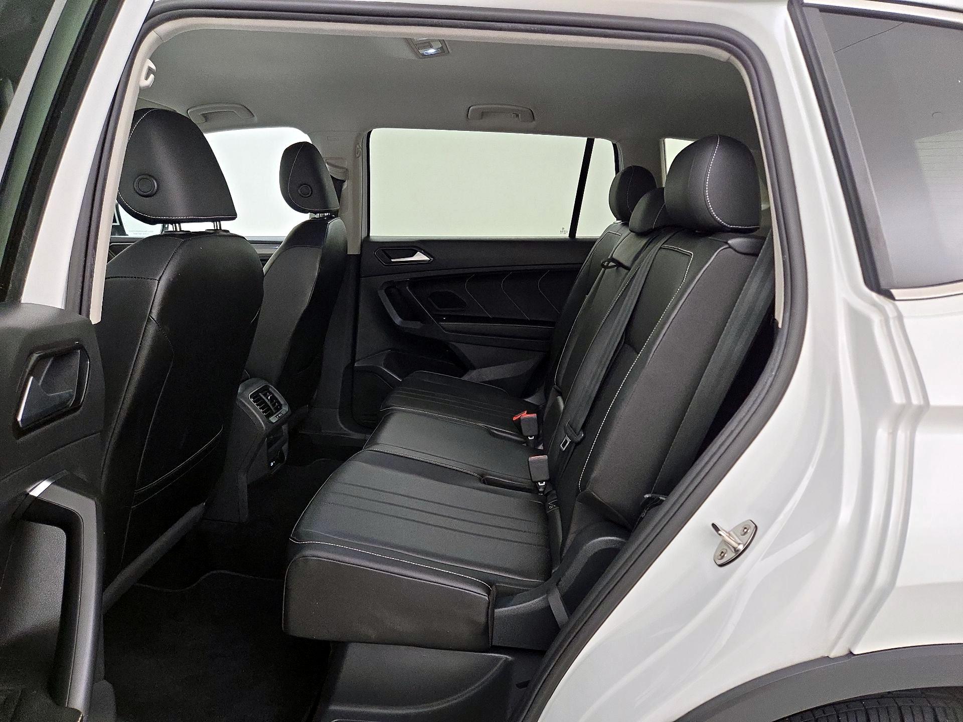 Thumbnail: 2023 Volkswagen Tiguan - 19