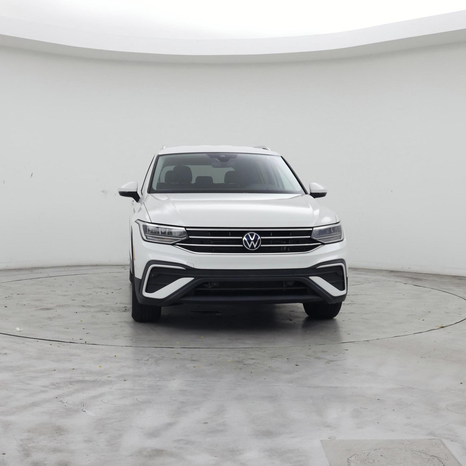 Thumbnail: 2023 Volkswagen Tiguan - 5