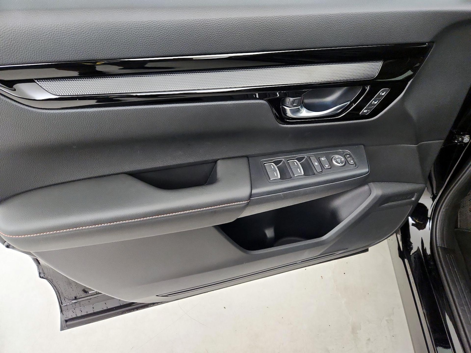 2025 Honda CR-V Sport Touring - Photo 13