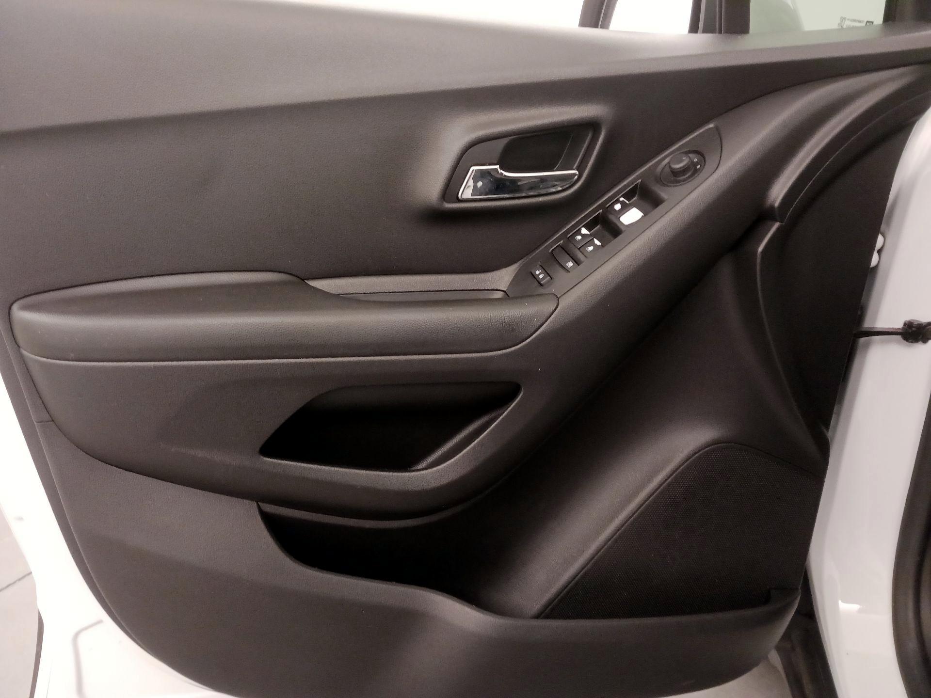 Thumbnail: 2021 Chevrolet Trax - 12