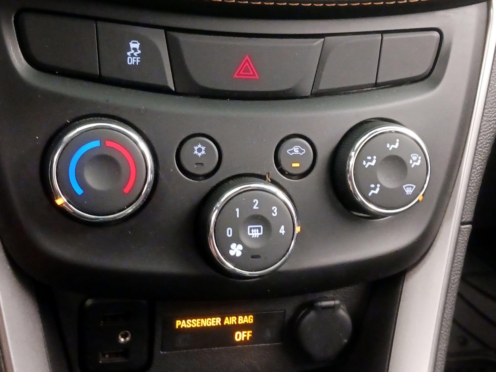 Thumbnail: 2021 Chevrolet Trax - 16