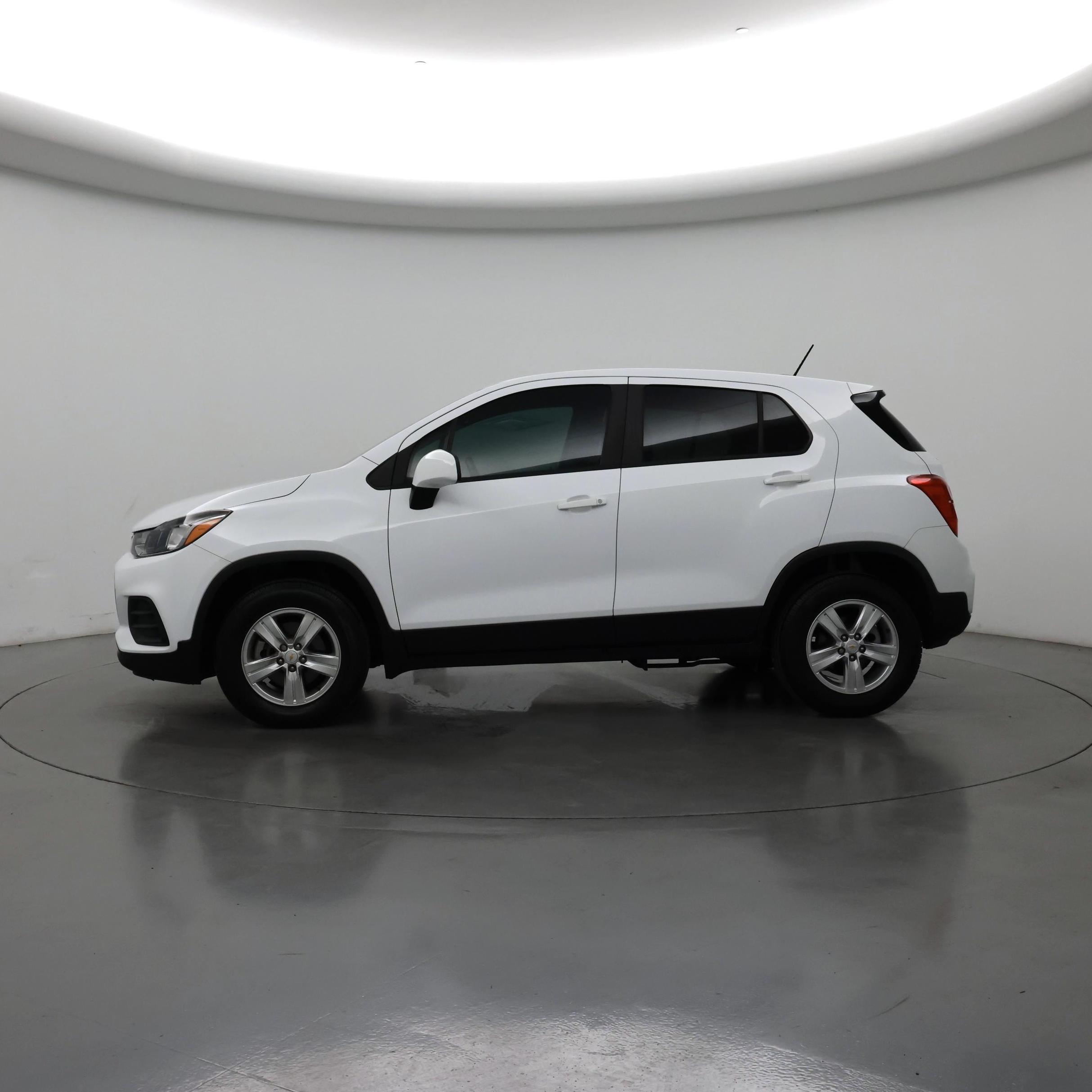 Thumbnail: 2021 Chevrolet Trax - 3