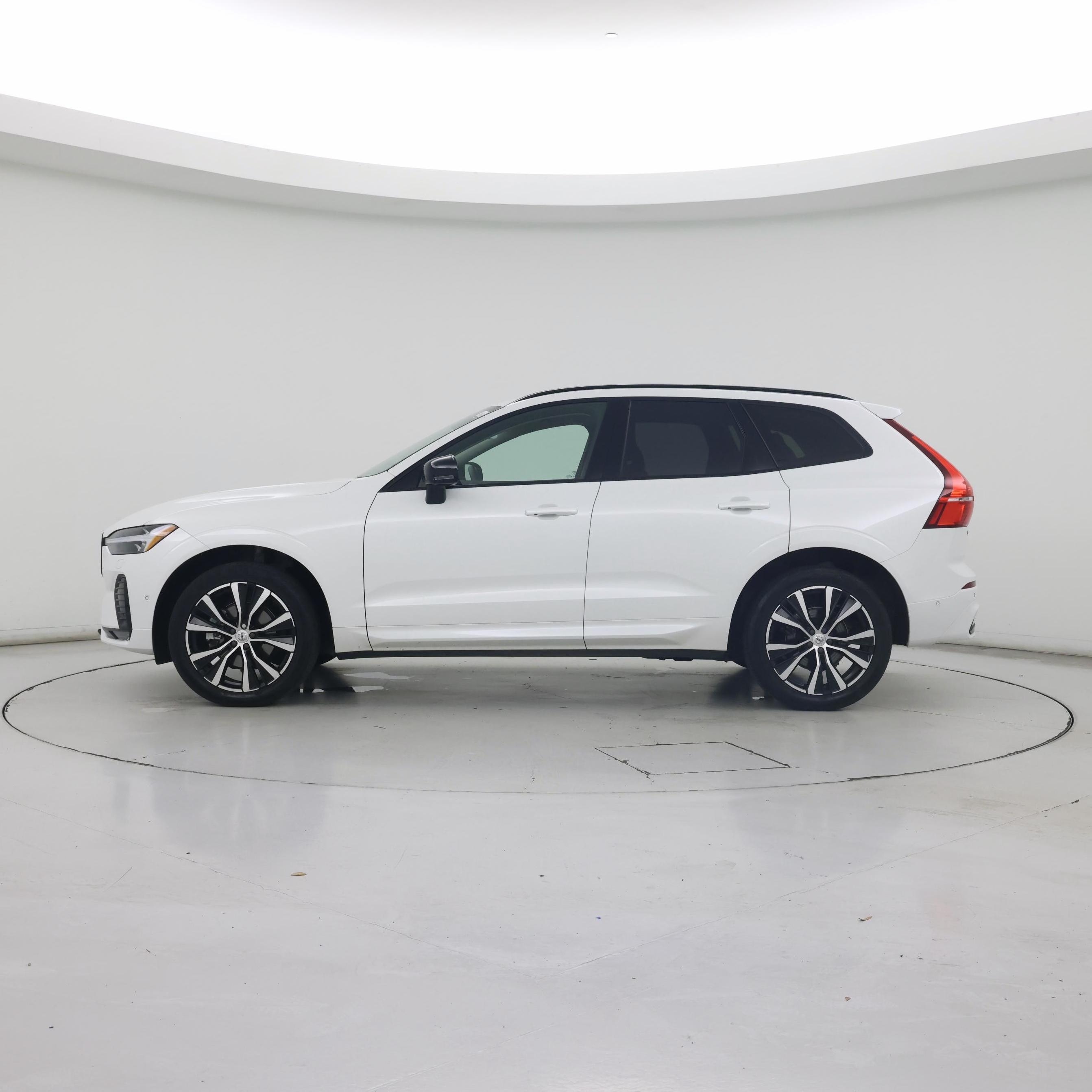 Thumbnail: 2024 Volvo XC60 - 3