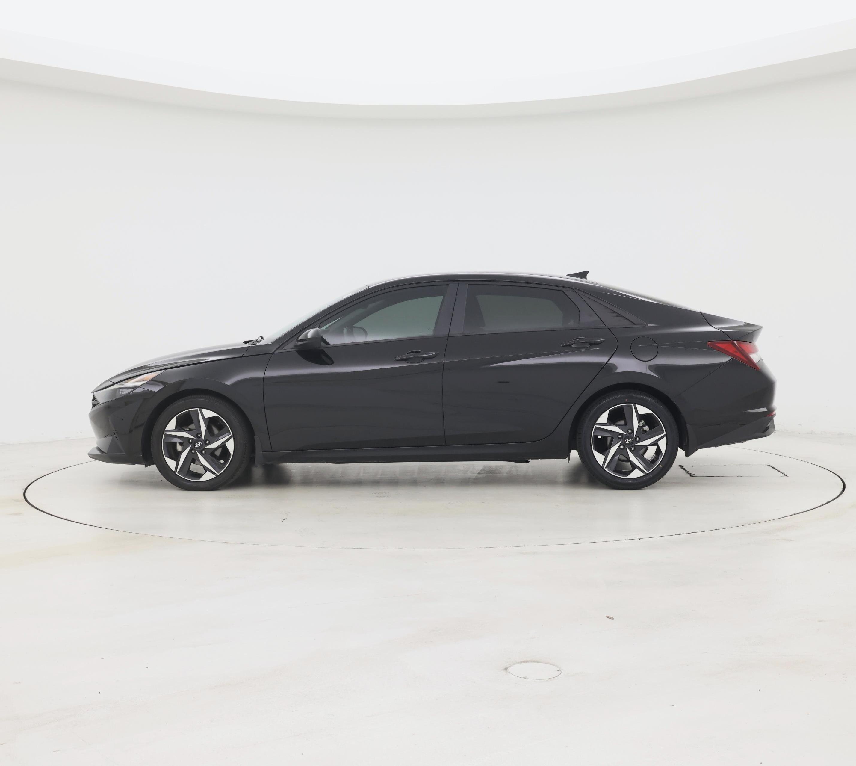 Thumbnail: 2023 Hyundai Elantra - 3