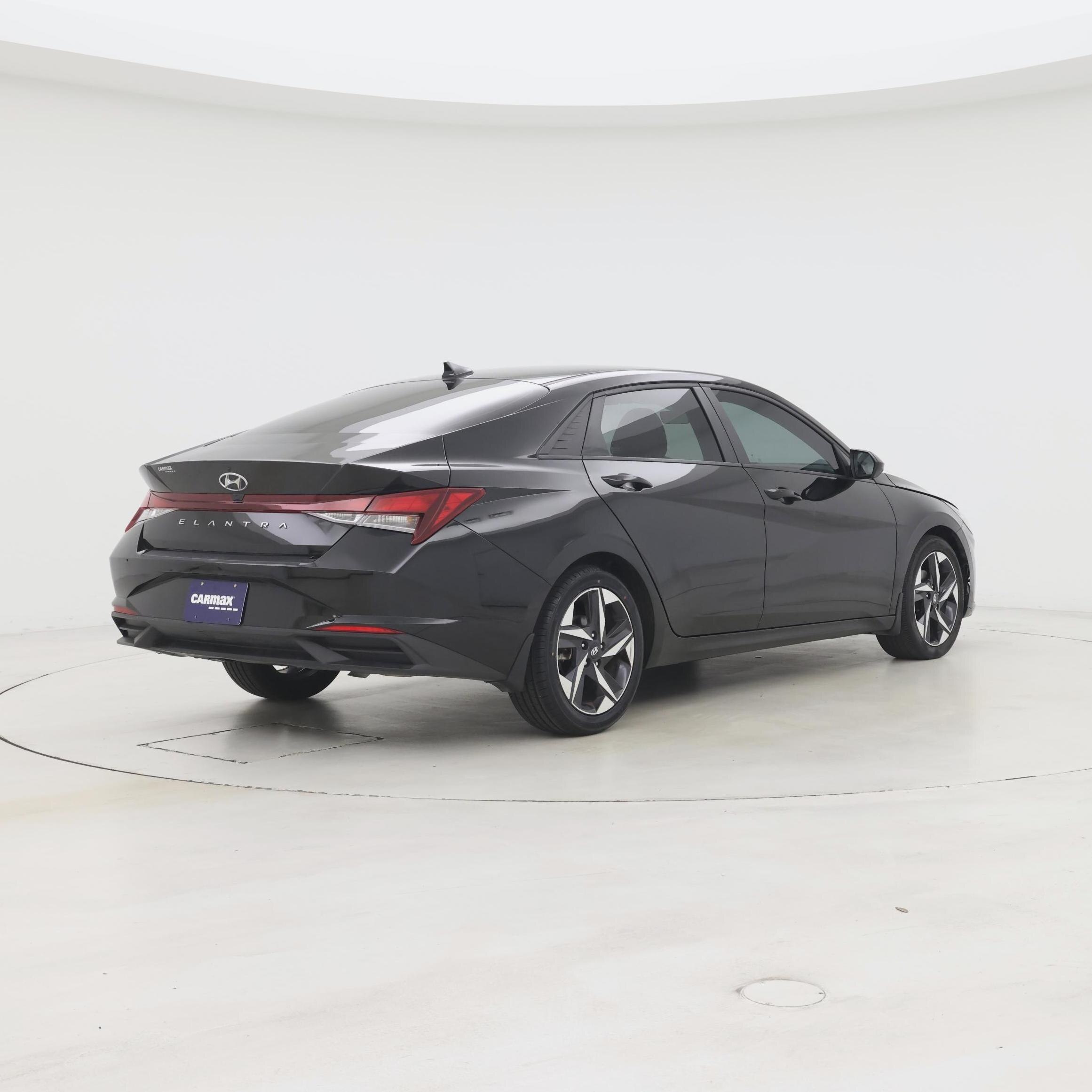 Thumbnail: 2023 Hyundai Elantra - 8