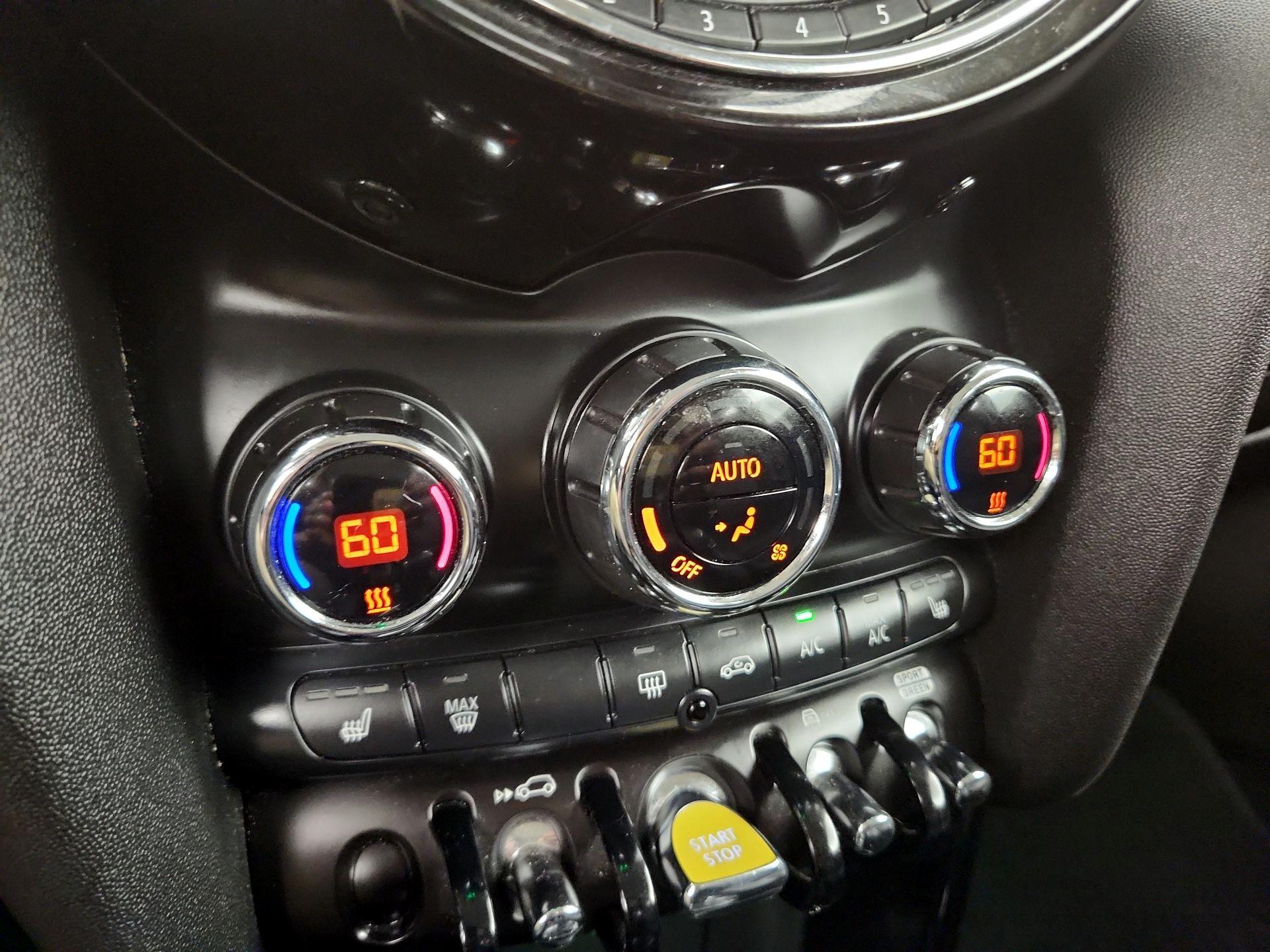 Thumbnail: 2021 MINI Cooper Hardtop - 17