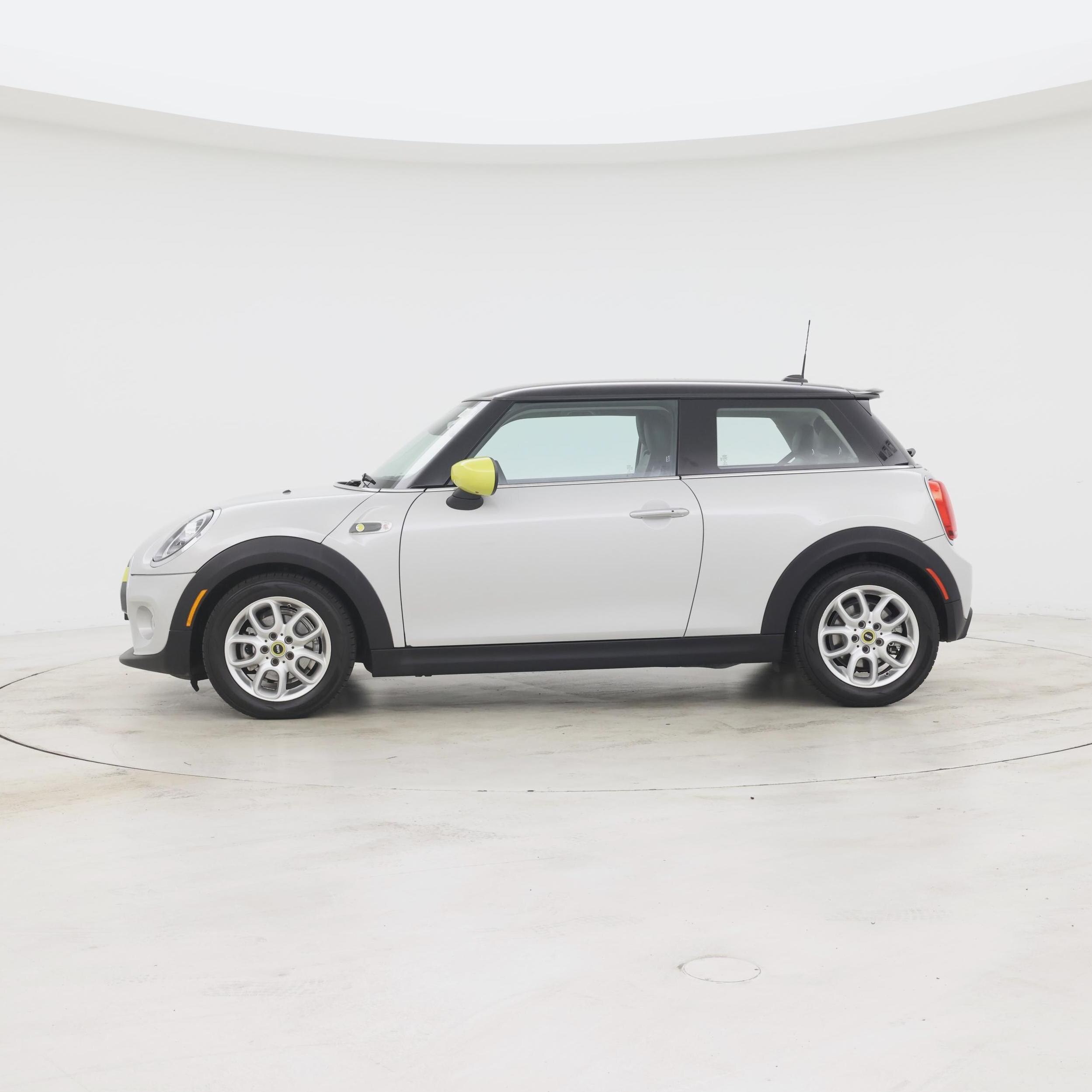 Thumbnail: 2021 MINI Cooper Hardtop - 3