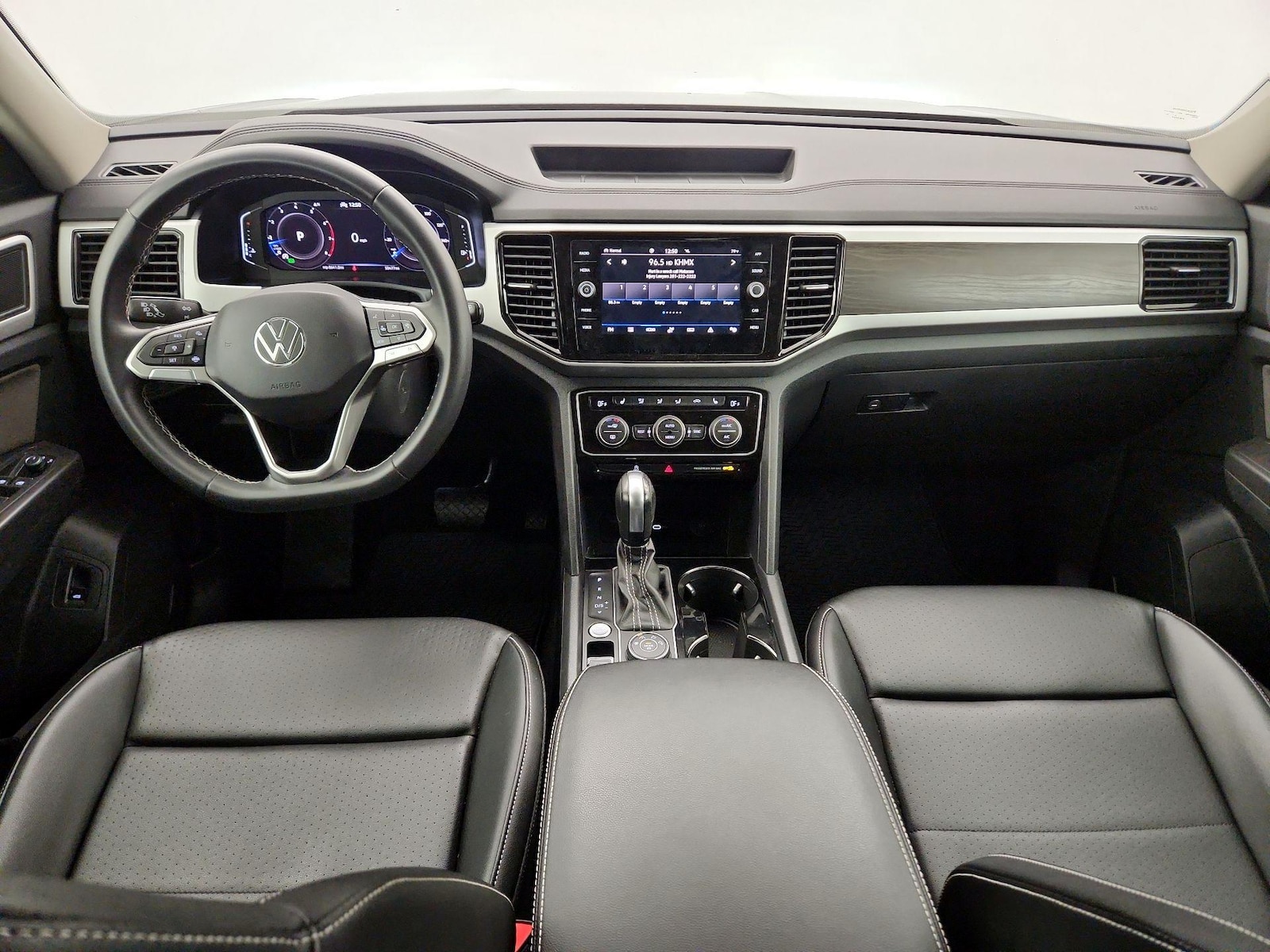 2023 Volkswagen Atlas SE w/Tech - Photo 10