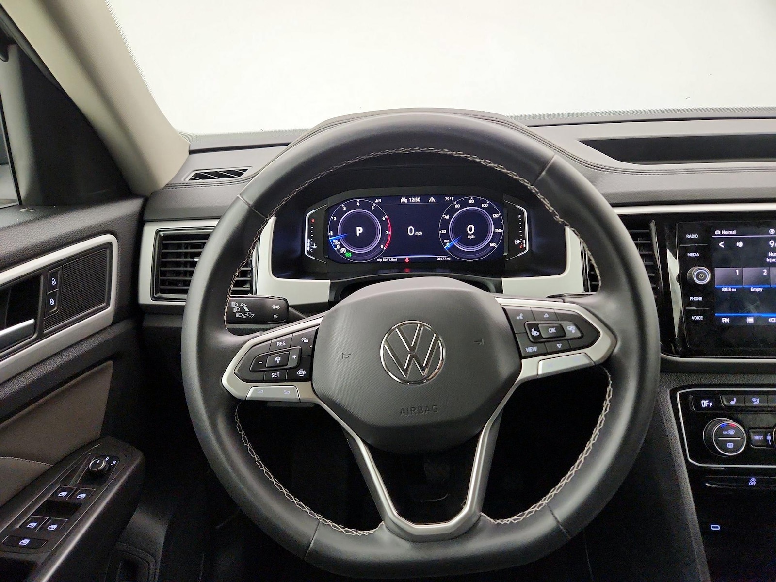 2023 Volkswagen Atlas SE w/Tech - Photo 11