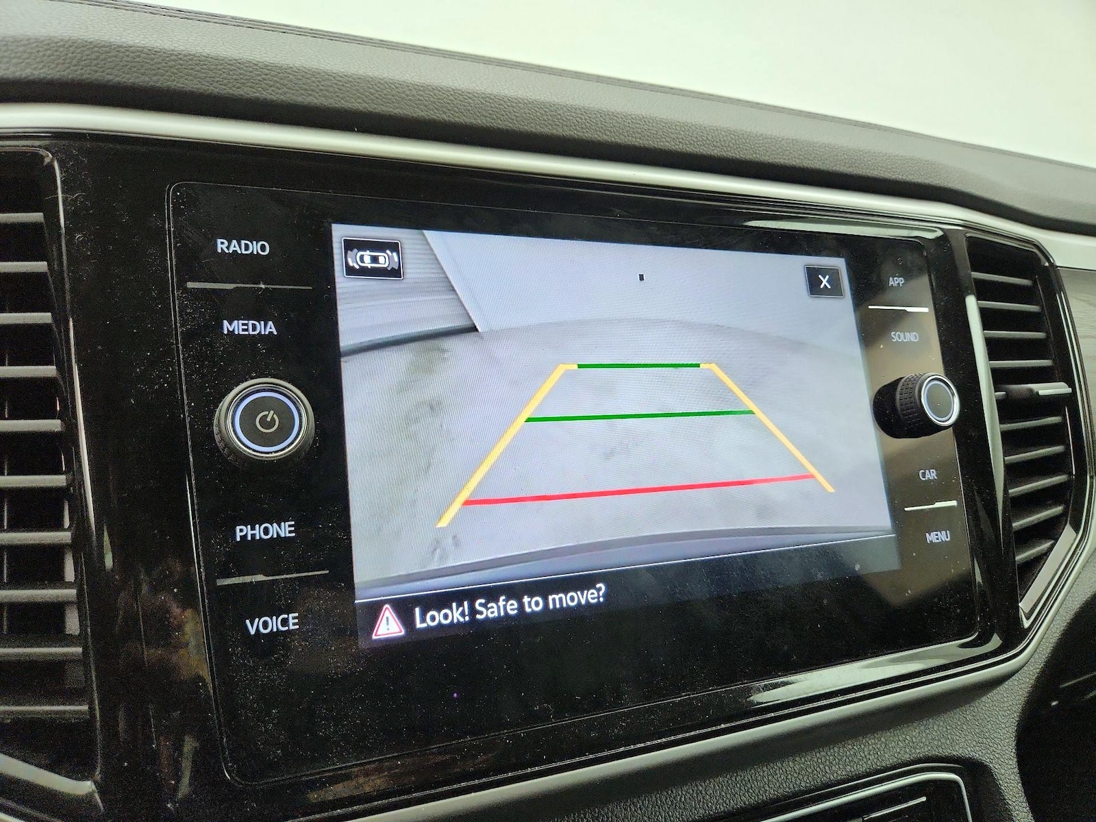 2023 Volkswagen Atlas SE w/Tech - Photo 15