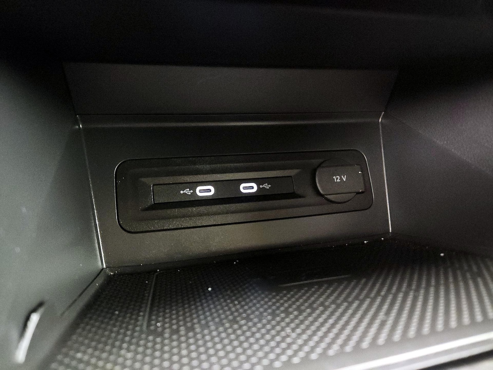 2023 Volkswagen Atlas SE w/Tech - Photo 19