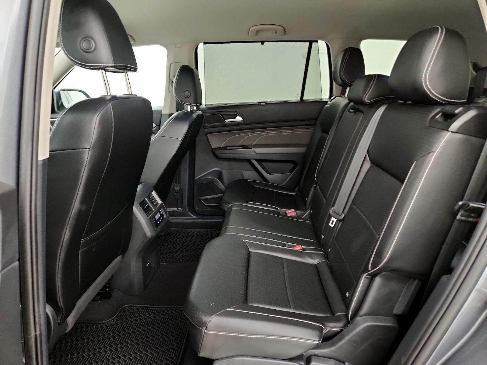2023 Volkswagen Atlas SE w/Tech - Photo 20