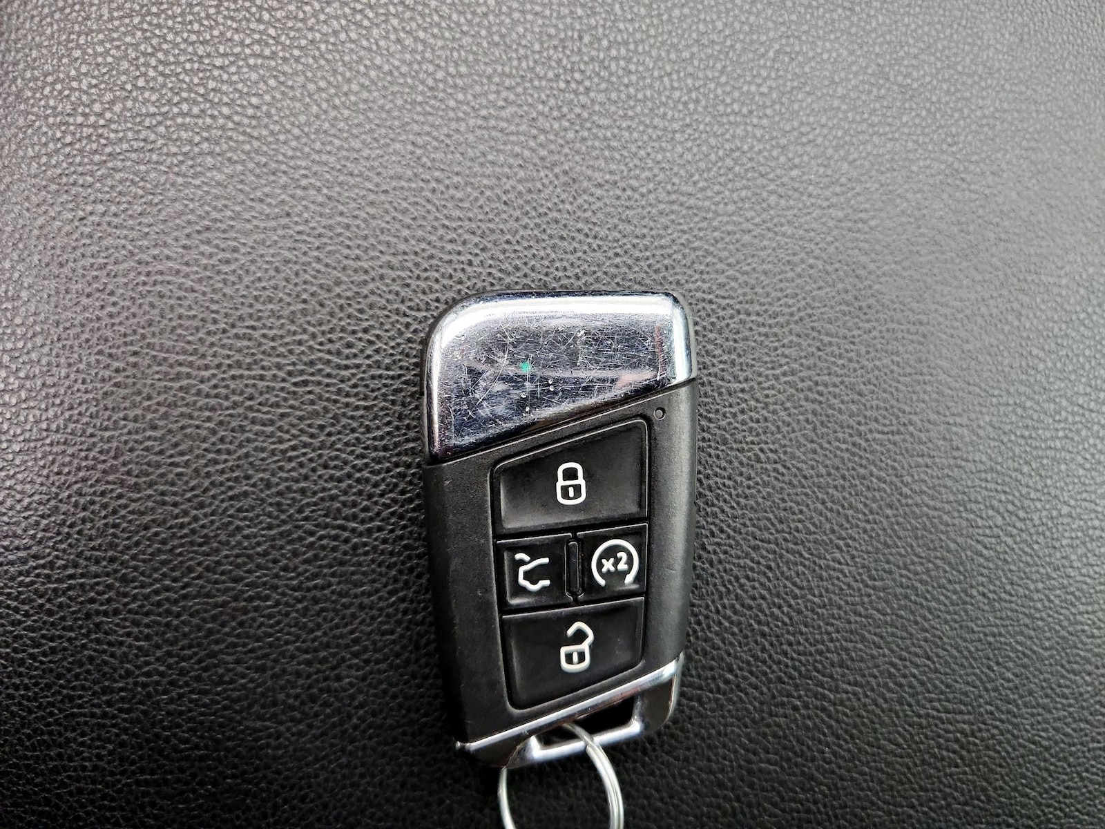 2023 Volkswagen Atlas SE w/Tech - Photo 25