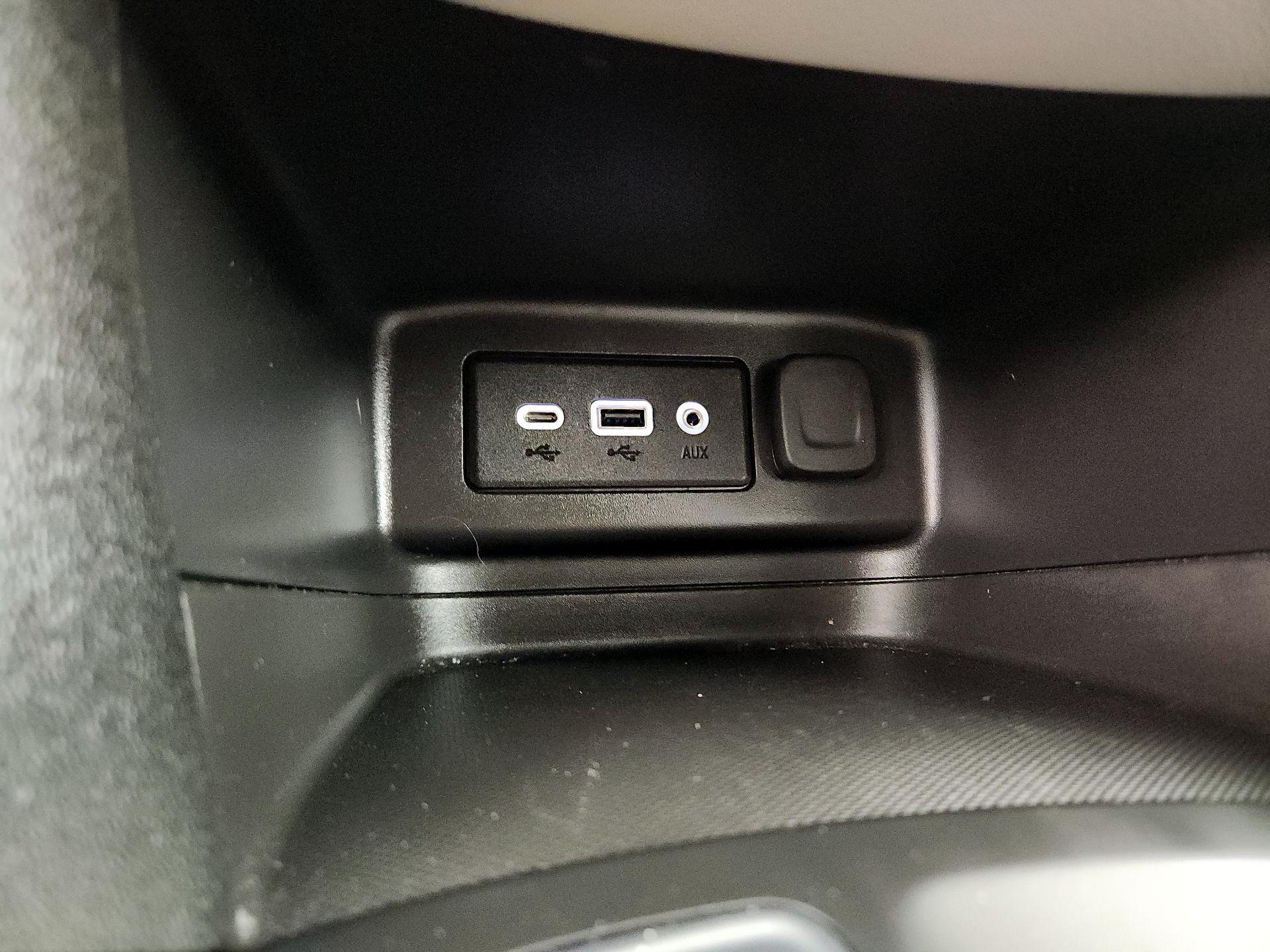 Thumbnail: 2021 Chevrolet Equinox - 18