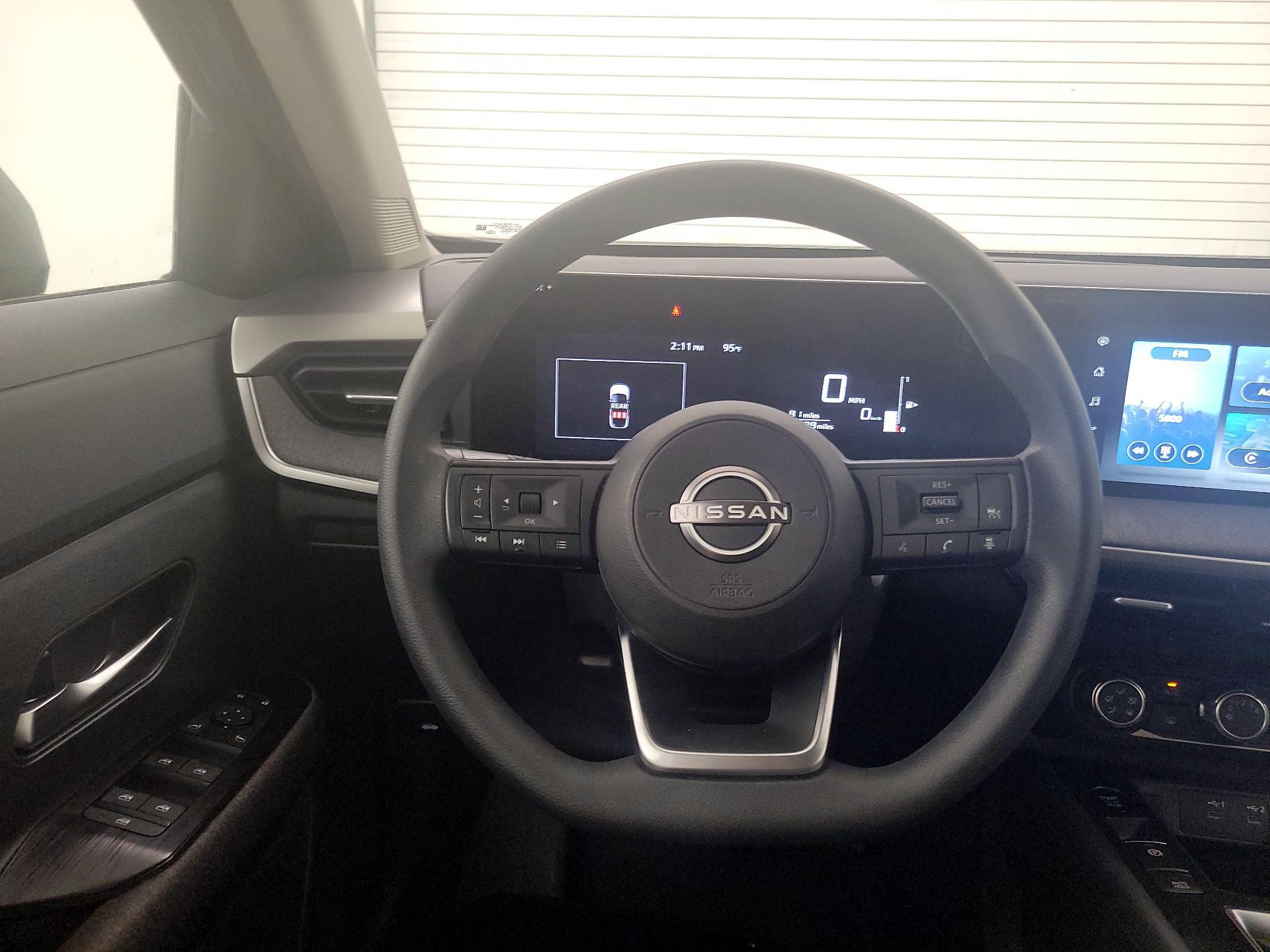 Thumbnail: 2025 Nissan Kicks - 10