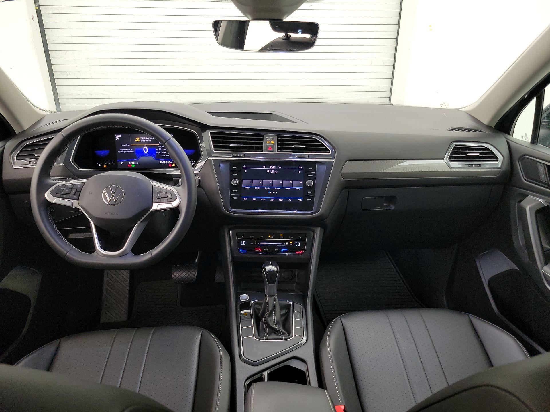 Thumbnail: 2023 Volkswagen Tiguan - 9