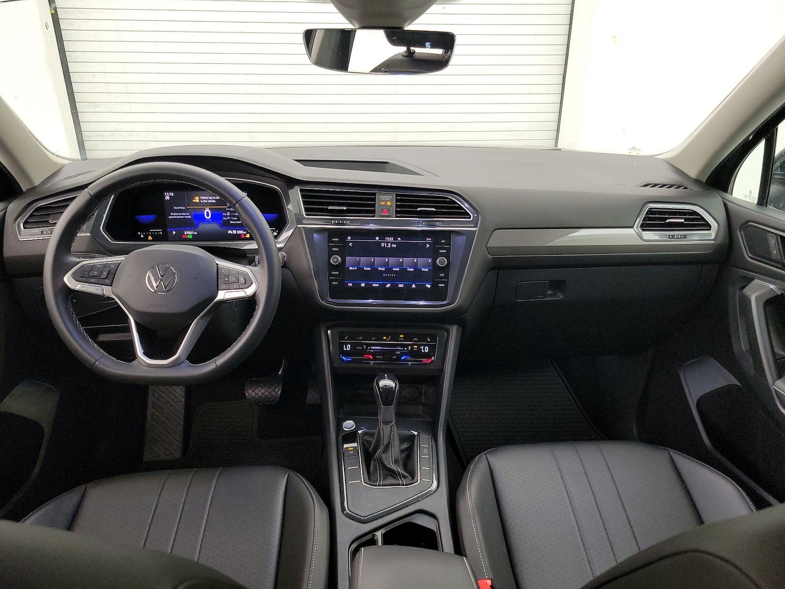 2023 Volkswagen Tiguan SE - Photo 10