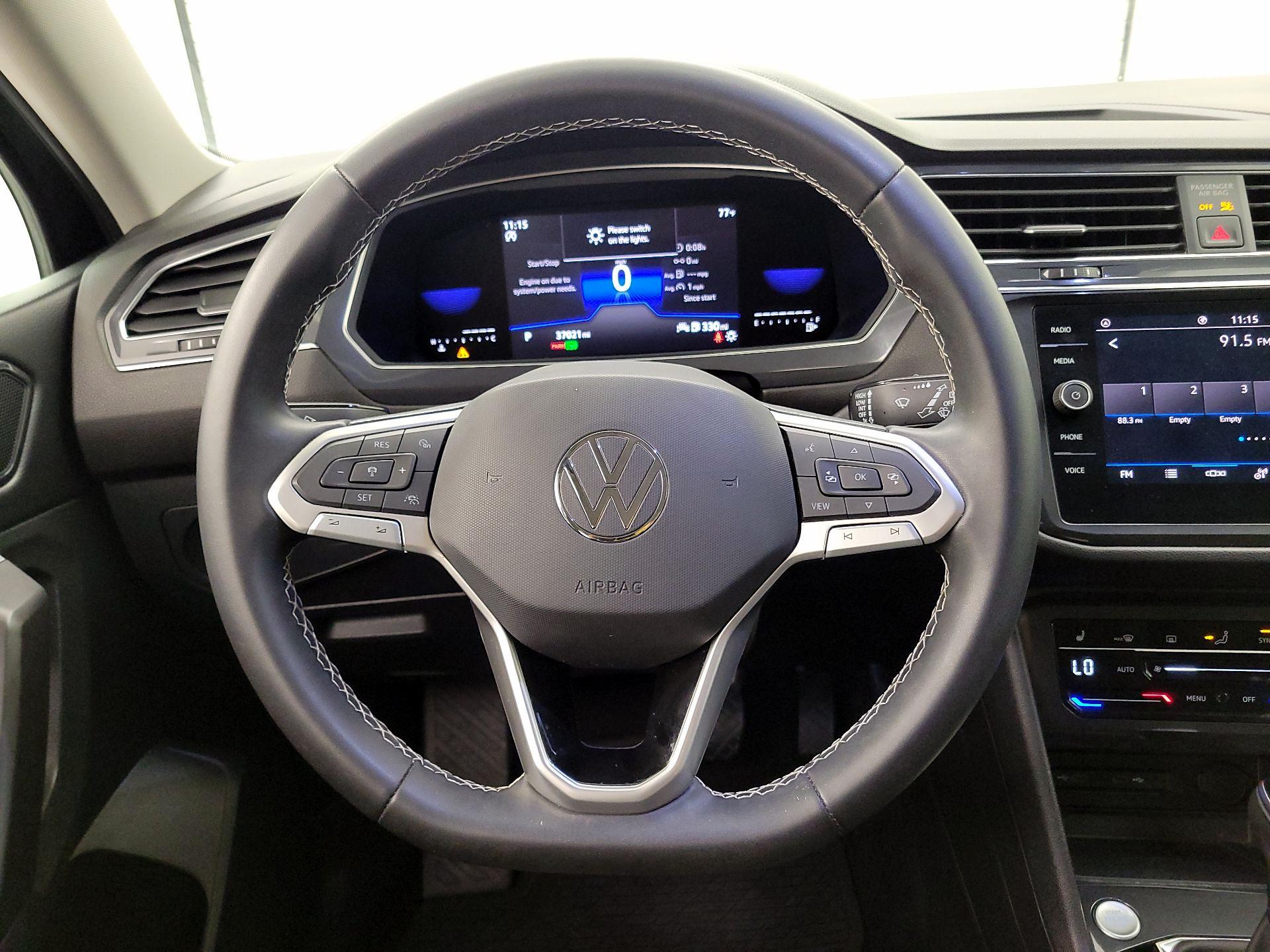 Thumbnail: 2023 Volkswagen Tiguan - 10