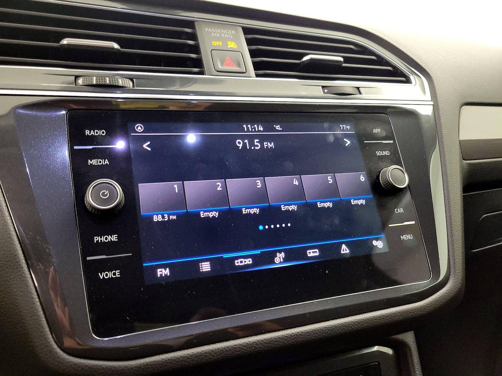 2023 Volkswagen Tiguan SE - Photo 16