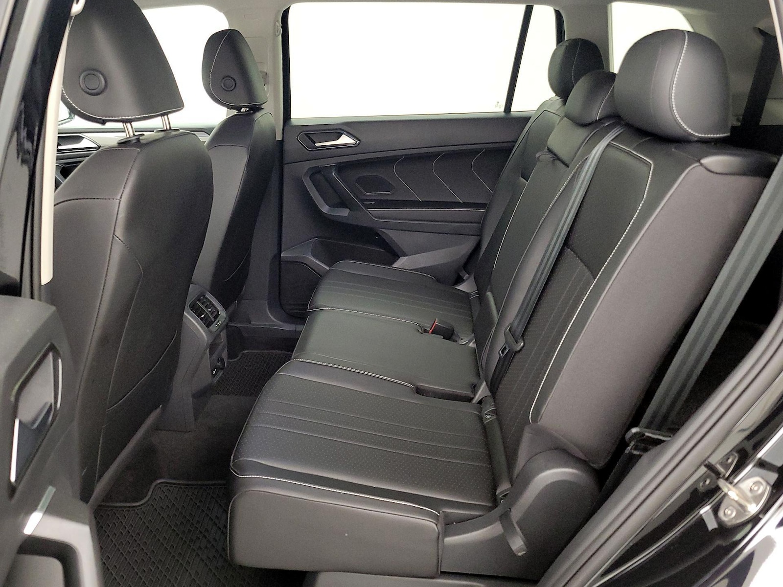 2023 Volkswagen Tiguan SE - Photo 20