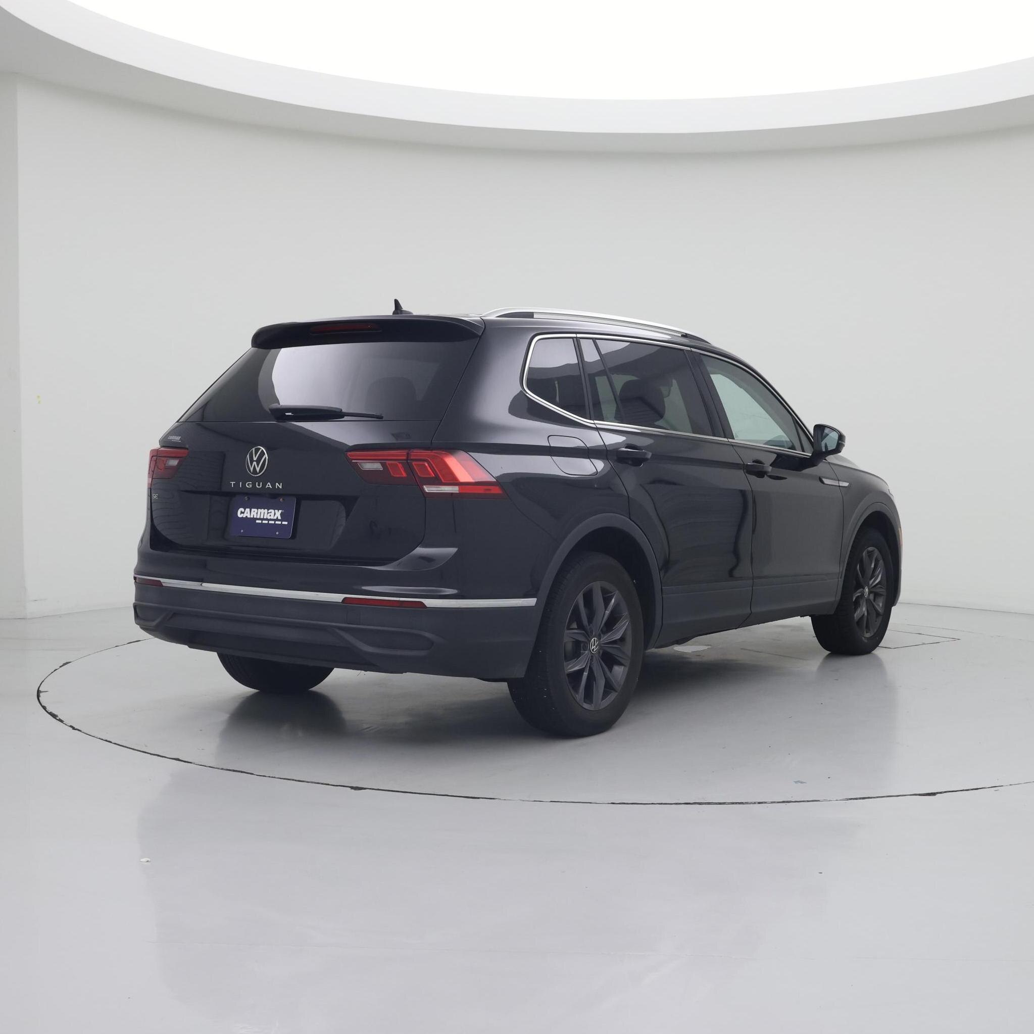 Thumbnail: 2023 Volkswagen Tiguan - 8