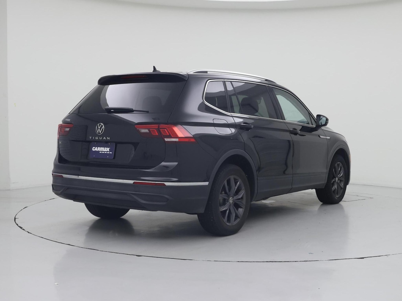 2023 Volkswagen Tiguan SE - Photo 9