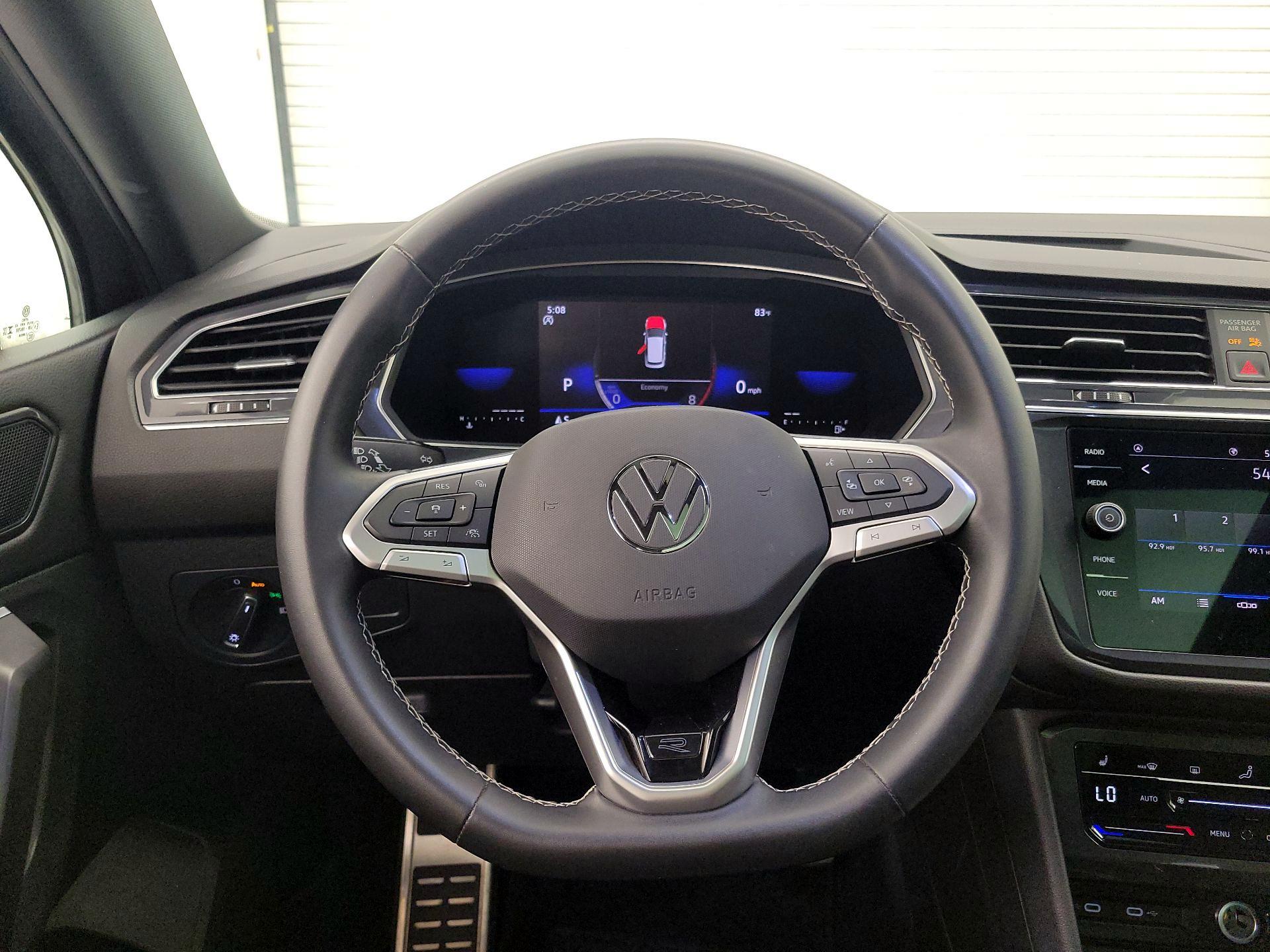 Thumbnail: 2023 Volkswagen Tiguan - 10