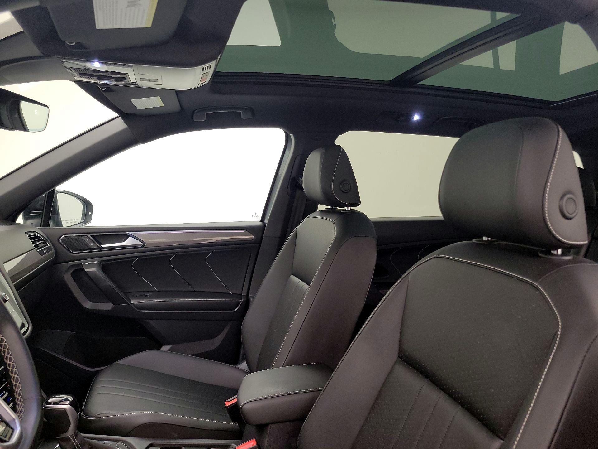 Thumbnail: 2023 Volkswagen Tiguan - 19