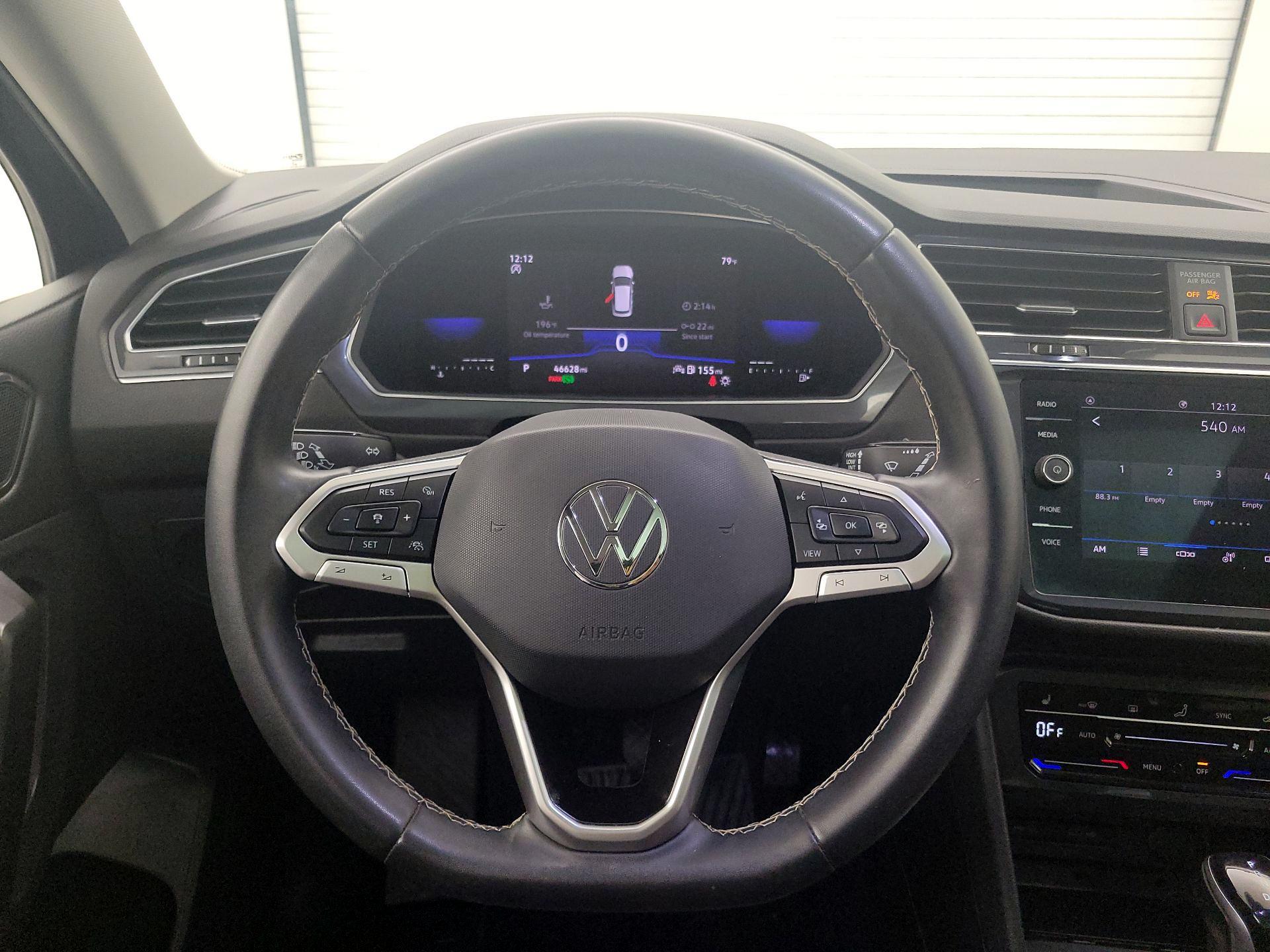 Thumbnail: 2022 Volkswagen Tiguan - 10