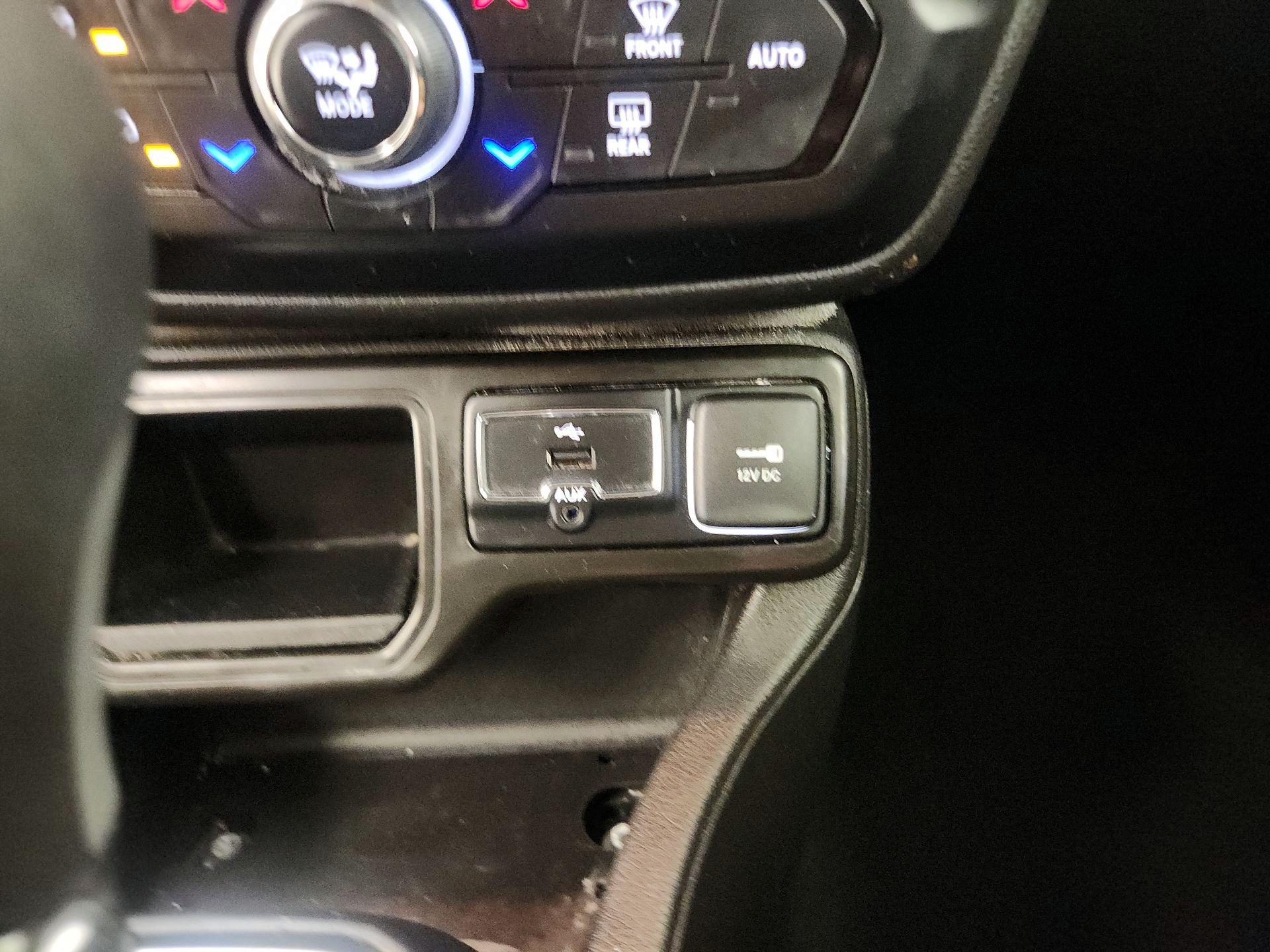 Thumbnail: 2021 Jeep Renegade - 18