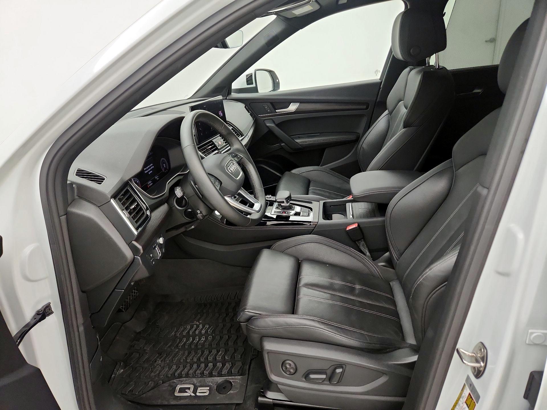Thumbnail: 2023 Audi Q5 - 11