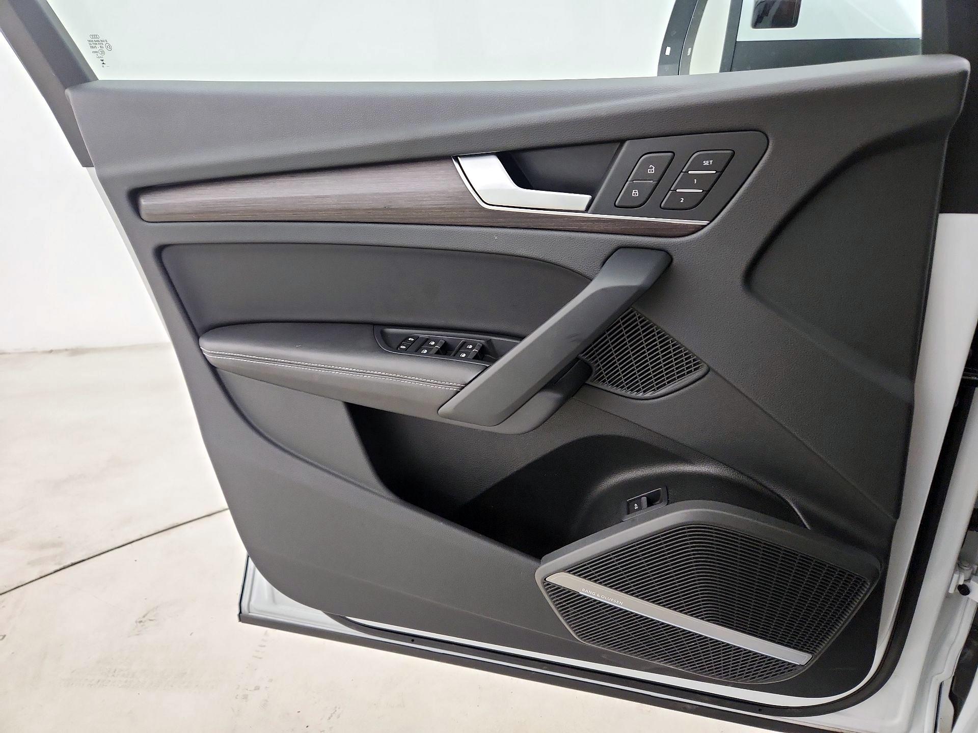 Thumbnail: 2023 Audi Q5 - 12